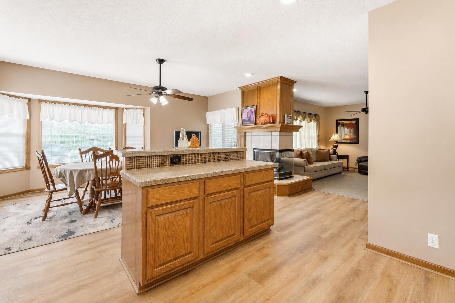 1011 S Sagebrush Property Photo 8