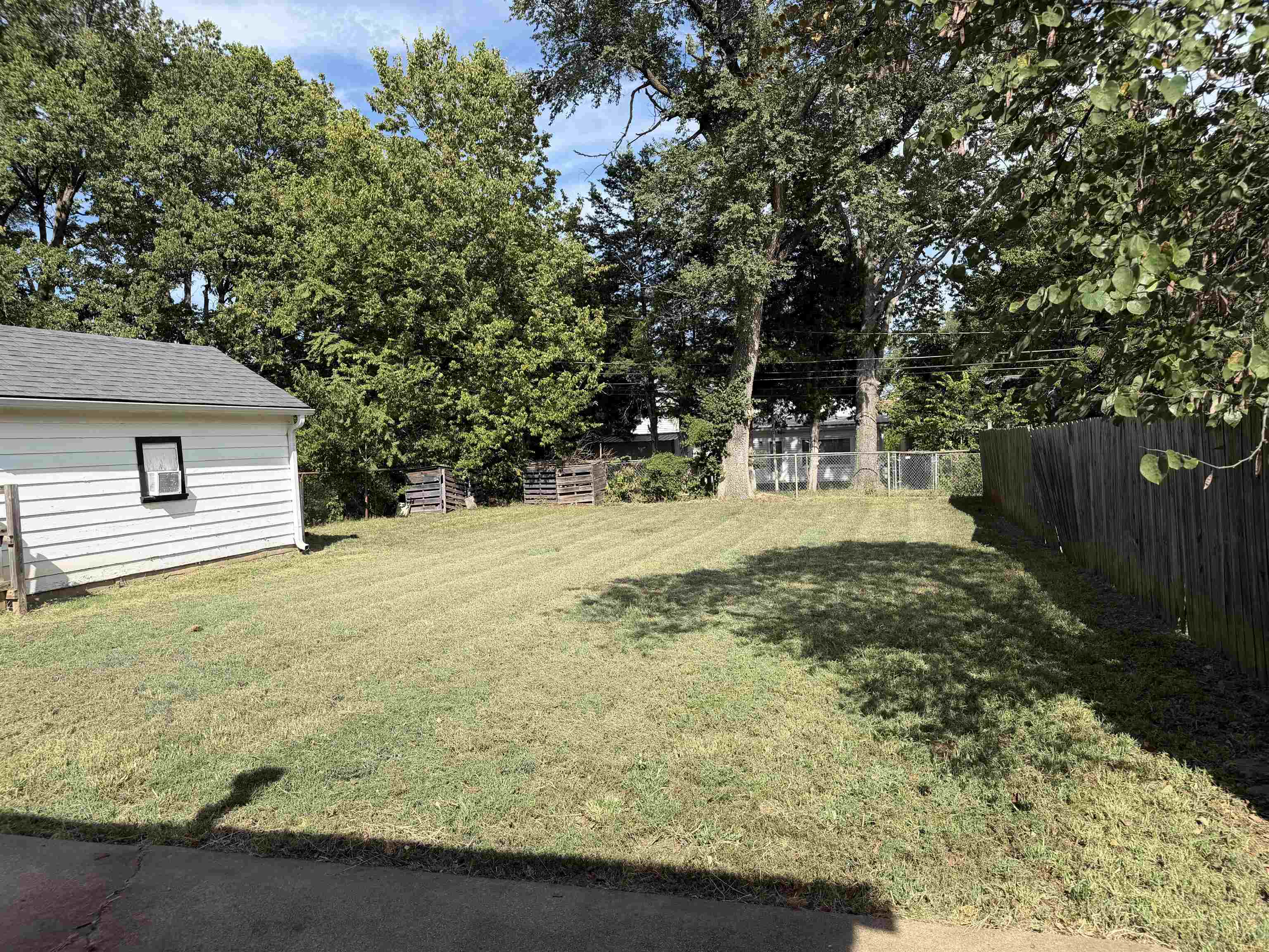 1236 N Dearborn St Property Photo 17