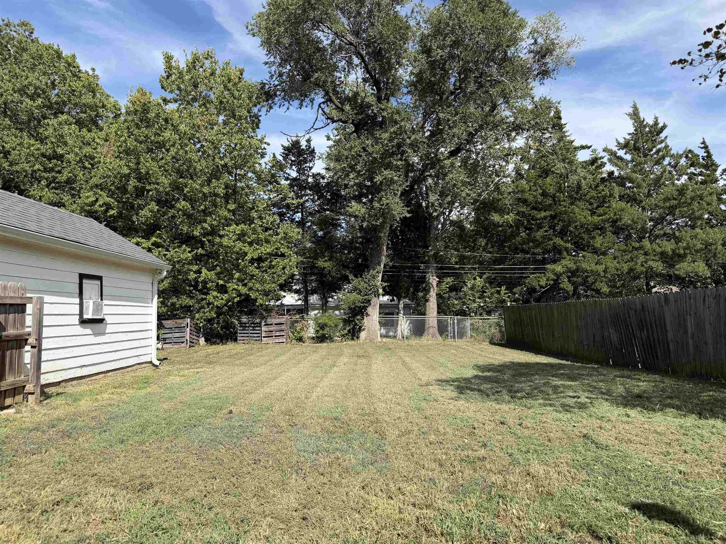 1236 N Dearborn St Property Photo 19