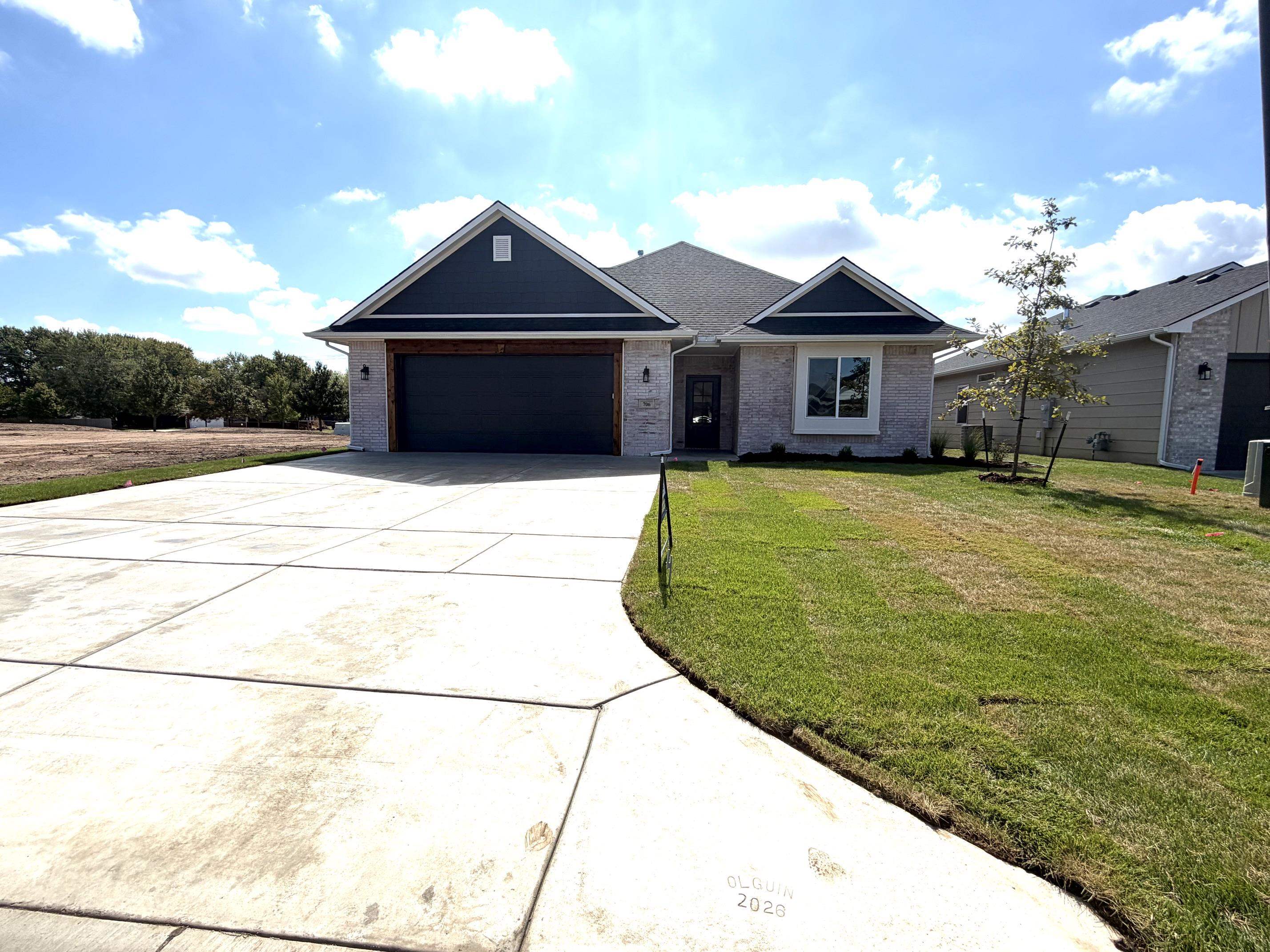 706 N Rainbow Lake Ct Property Photo 1