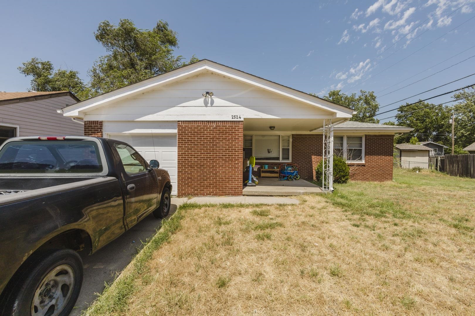 2524 W Columbine Property Photo 1