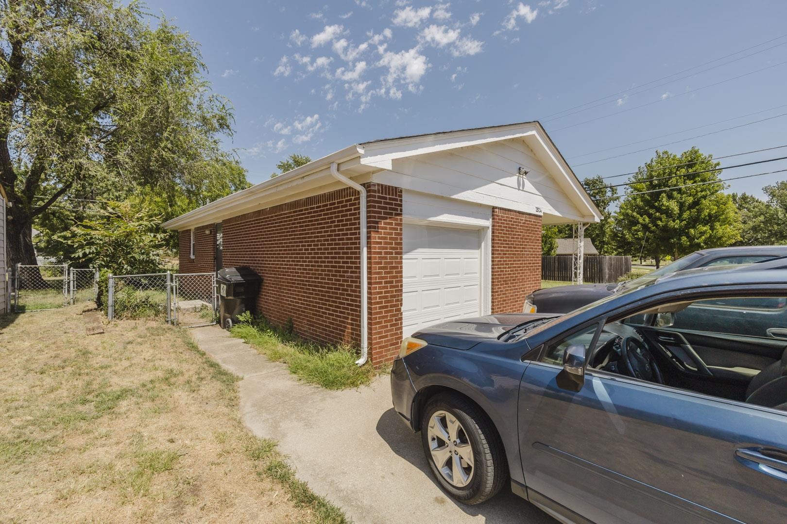 2524 W Columbine Property Photo 2