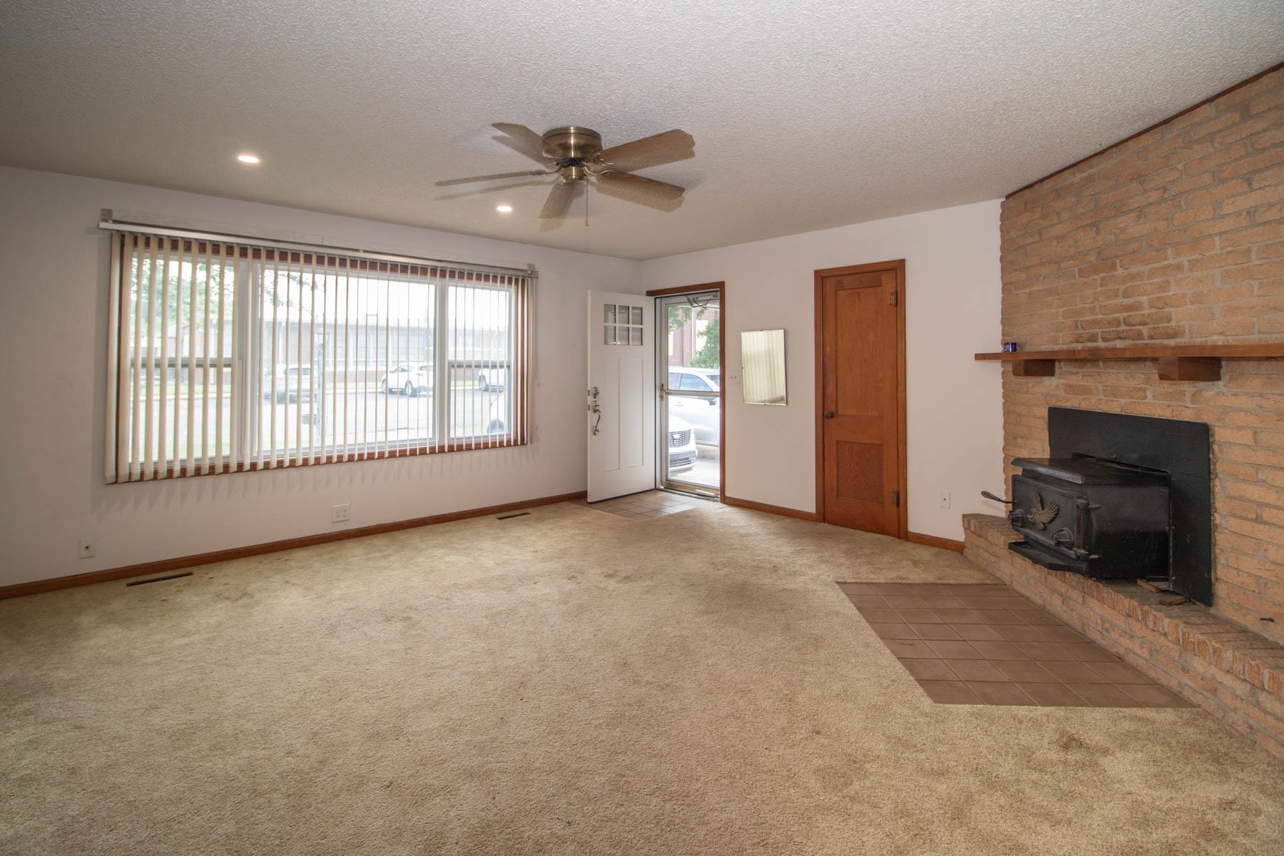 623 E Mulvane Property Photo 2