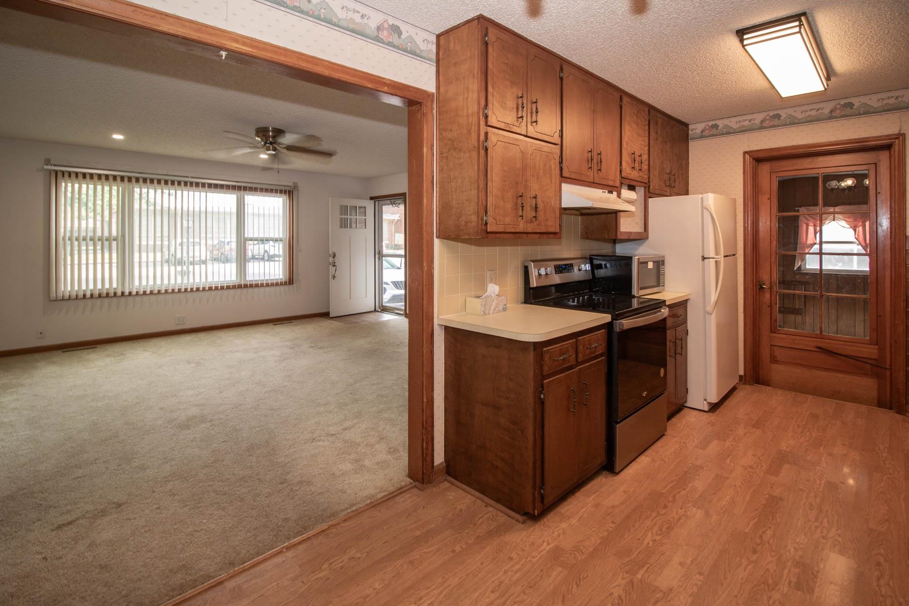 623 E Mulvane Property Photo 3