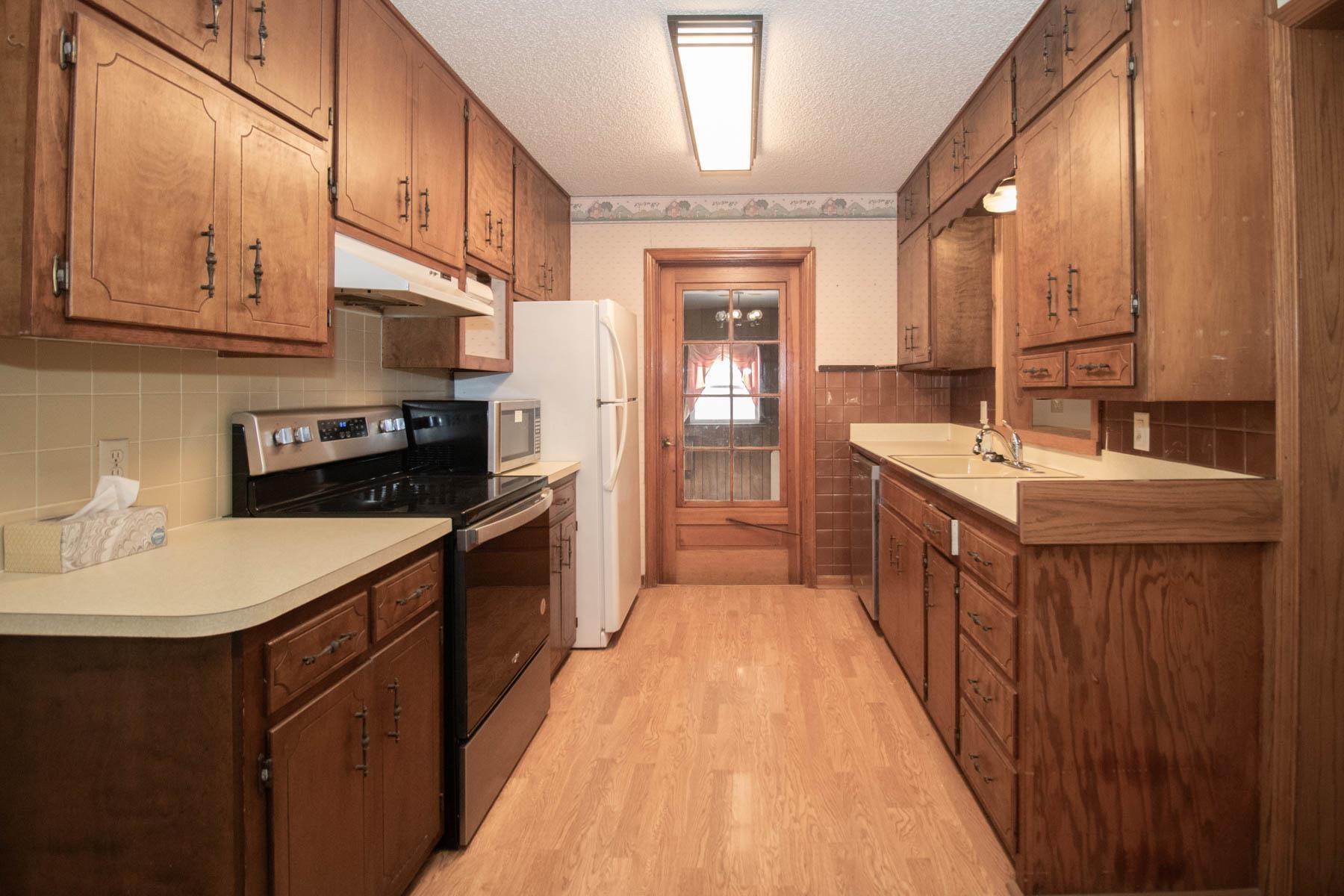 623 E Mulvane Property Photo 4