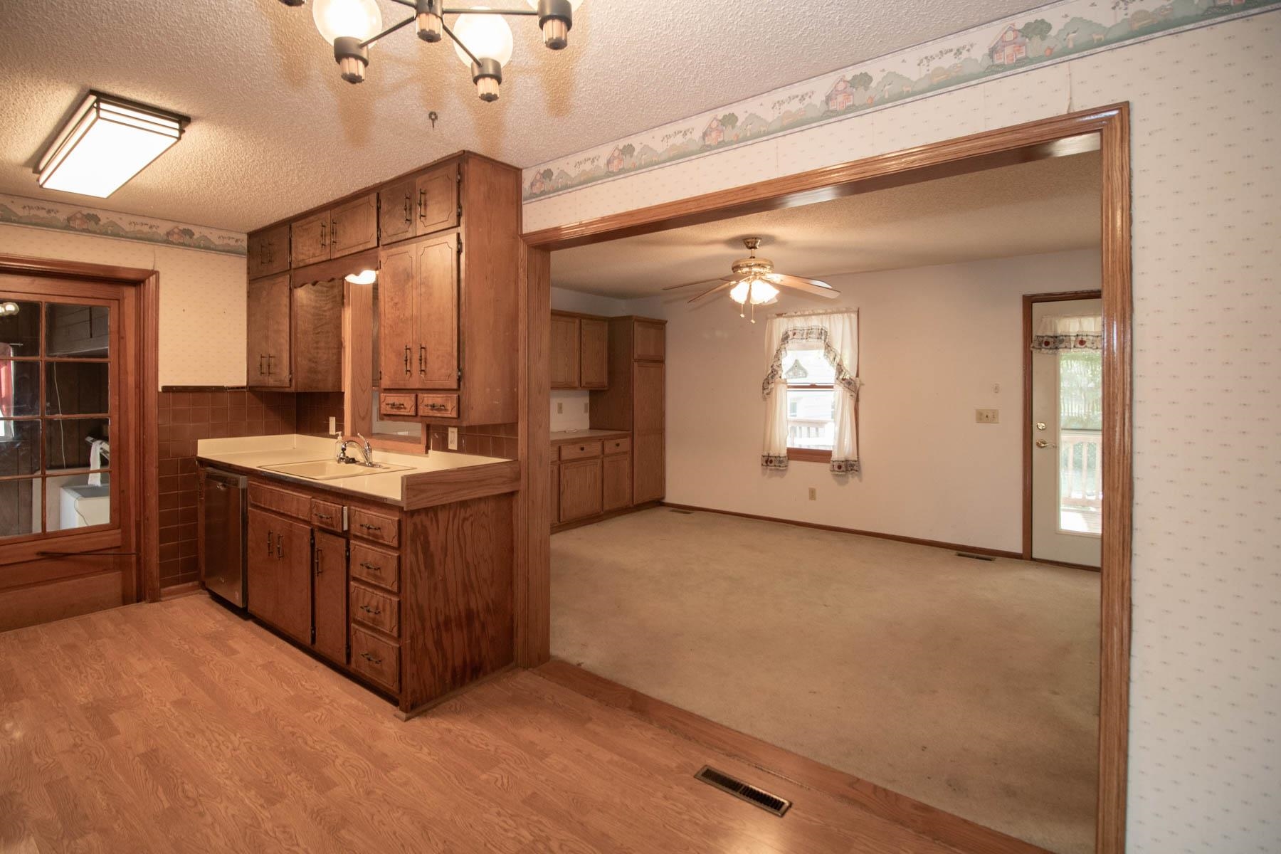 623 E Mulvane Property Photo 5