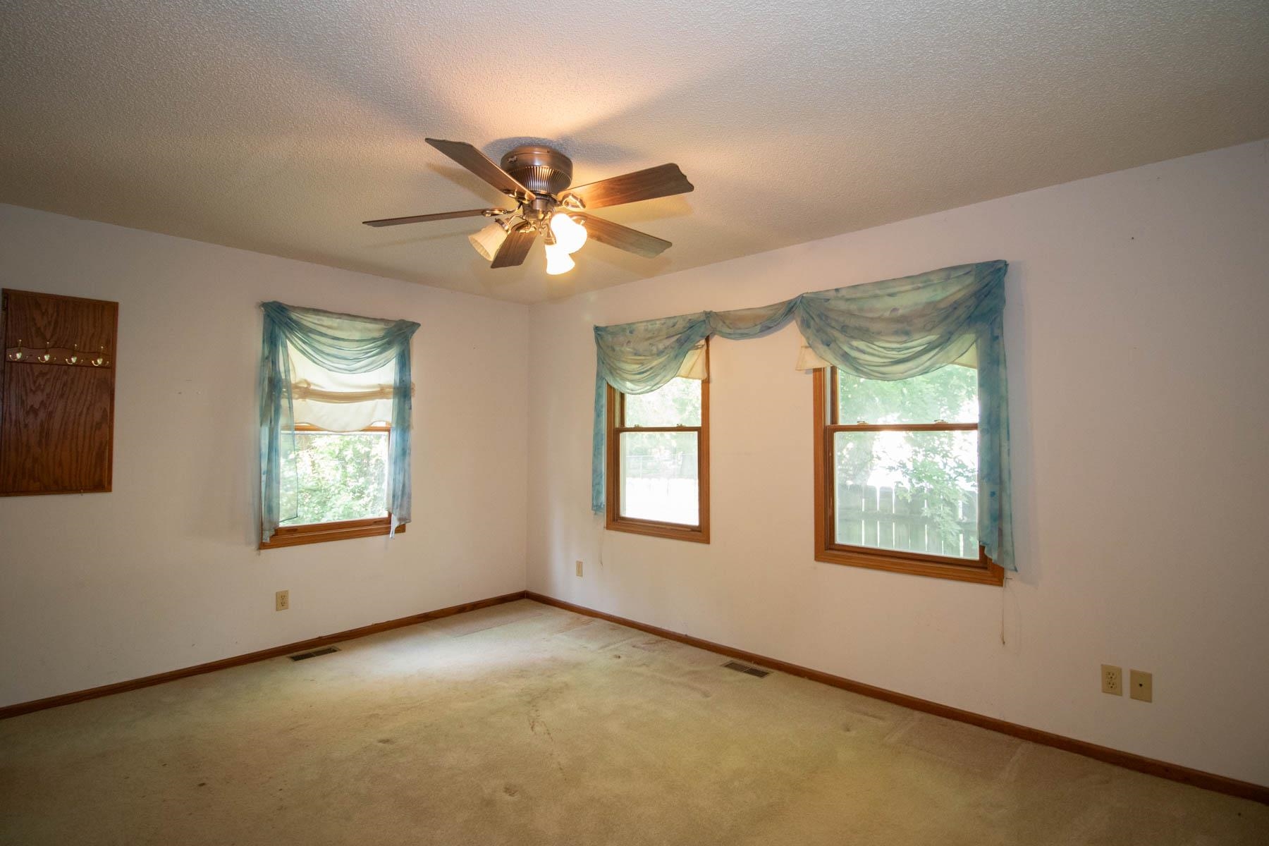 623 E Mulvane Property Photo 10