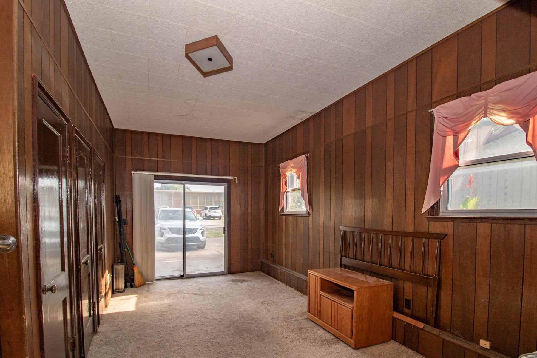 623 E Mulvane Property Photo 18