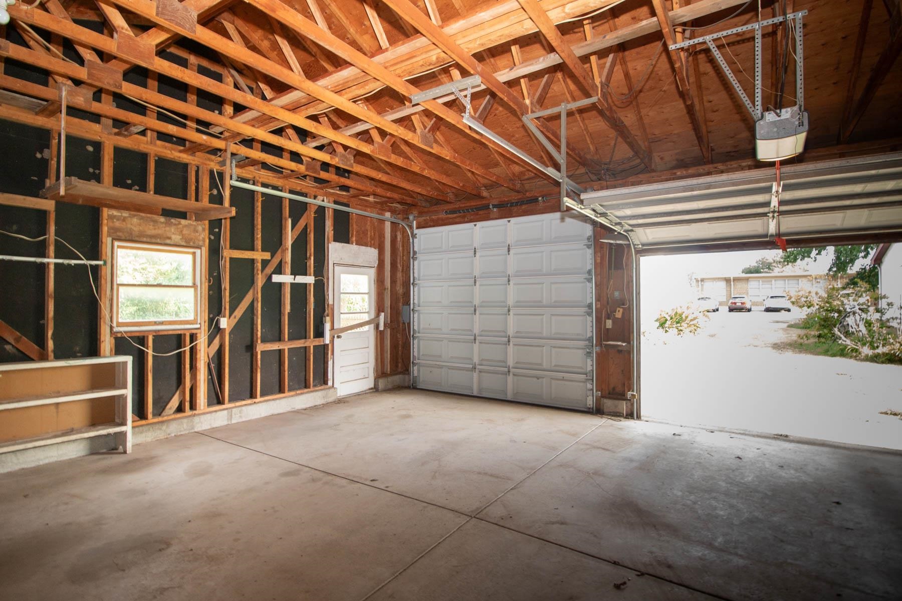 623 E Mulvane Property Photo 22