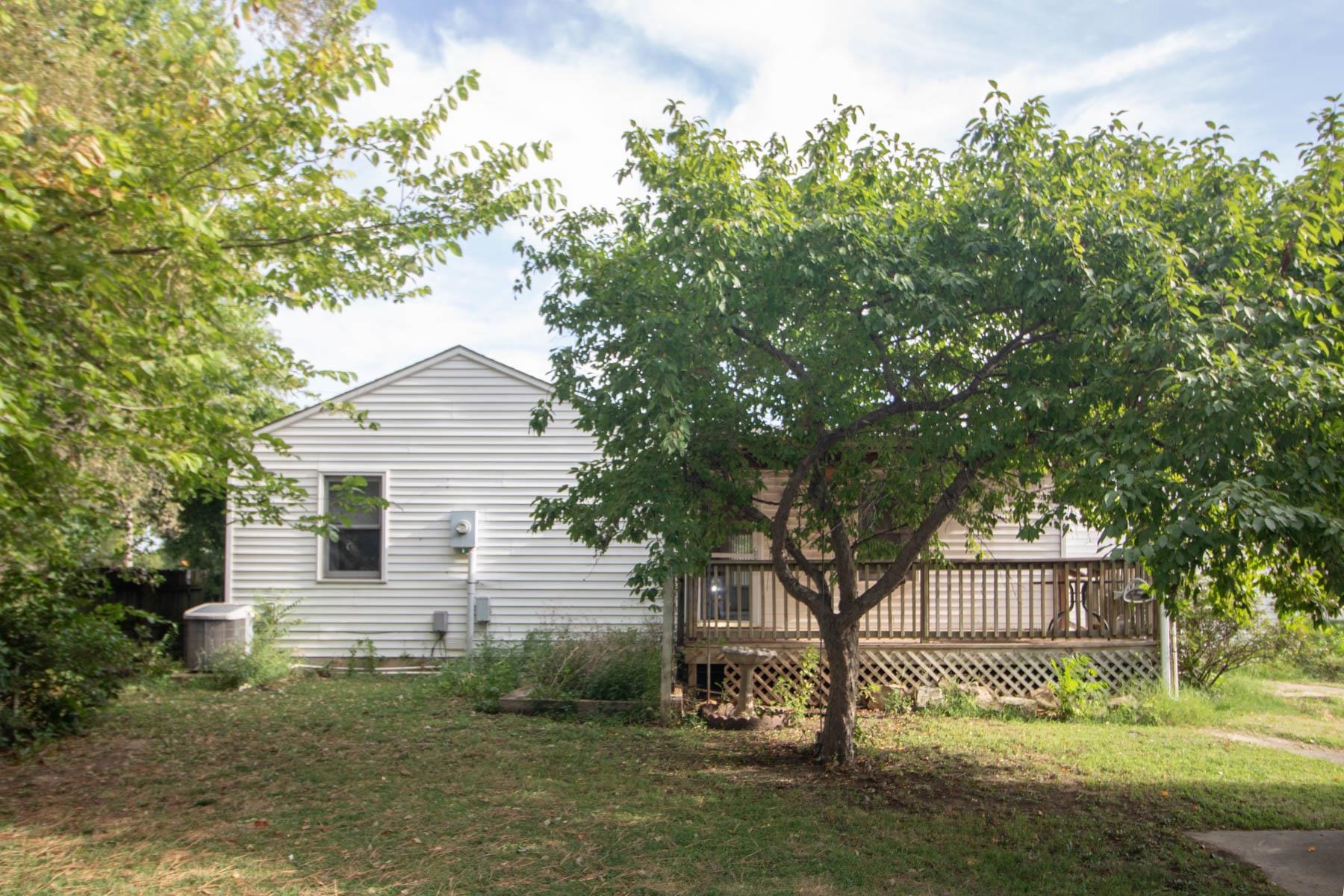 623 E Mulvane Property Photo 24