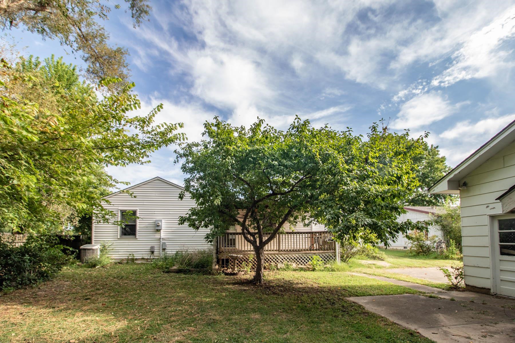 623 E Mulvane Property Photo 25