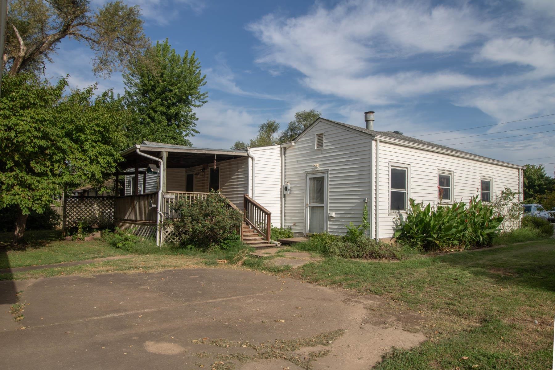 623 E Mulvane Property Photo 28