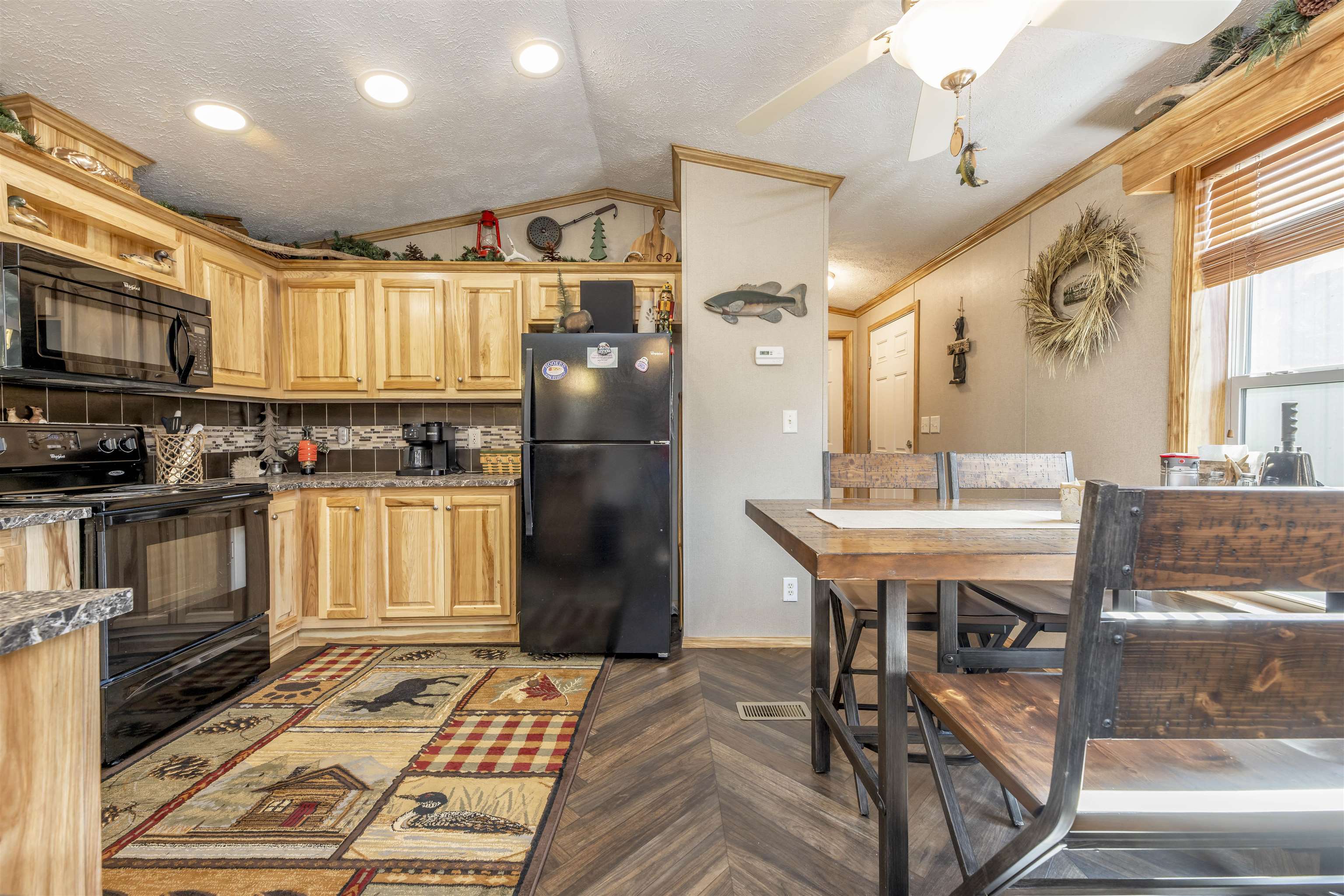 2257 Lookout Point Rd Property Photo 6