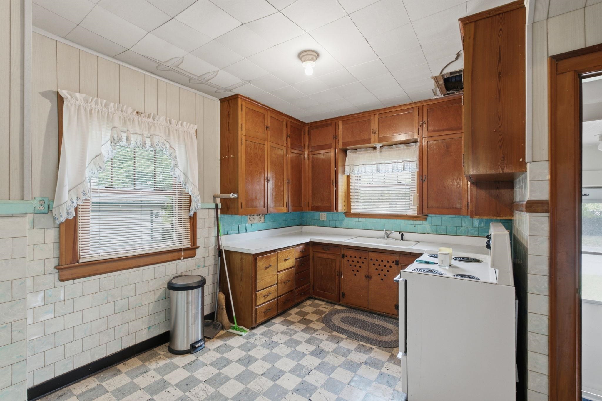 1857 N Lorraine Property Photo 12