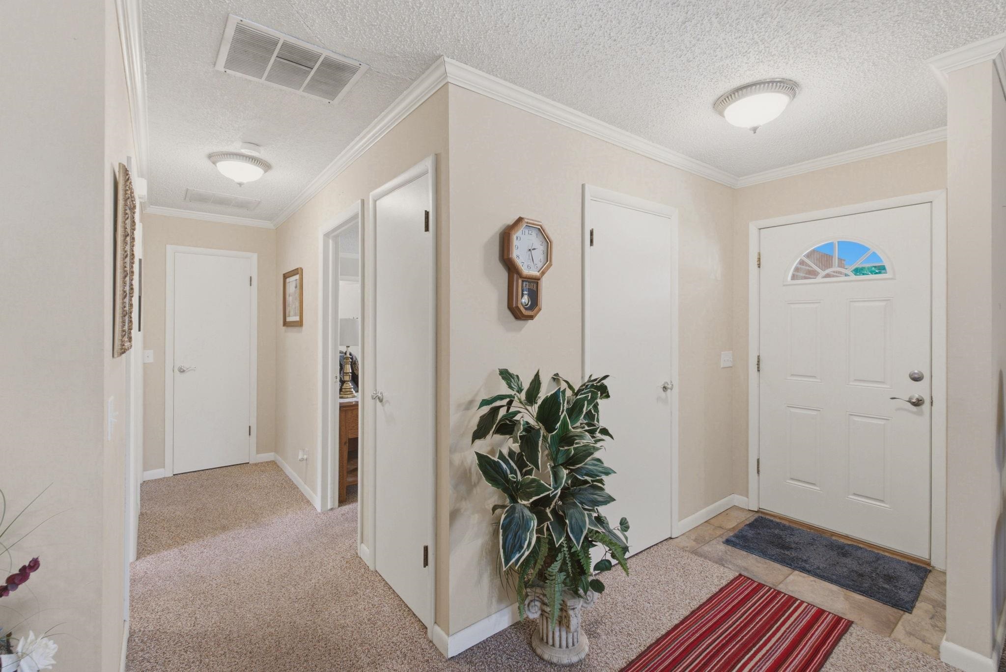 301 E 13th Property Photo 12