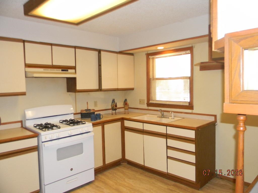 315 S Stewart Dr Property Photo 7