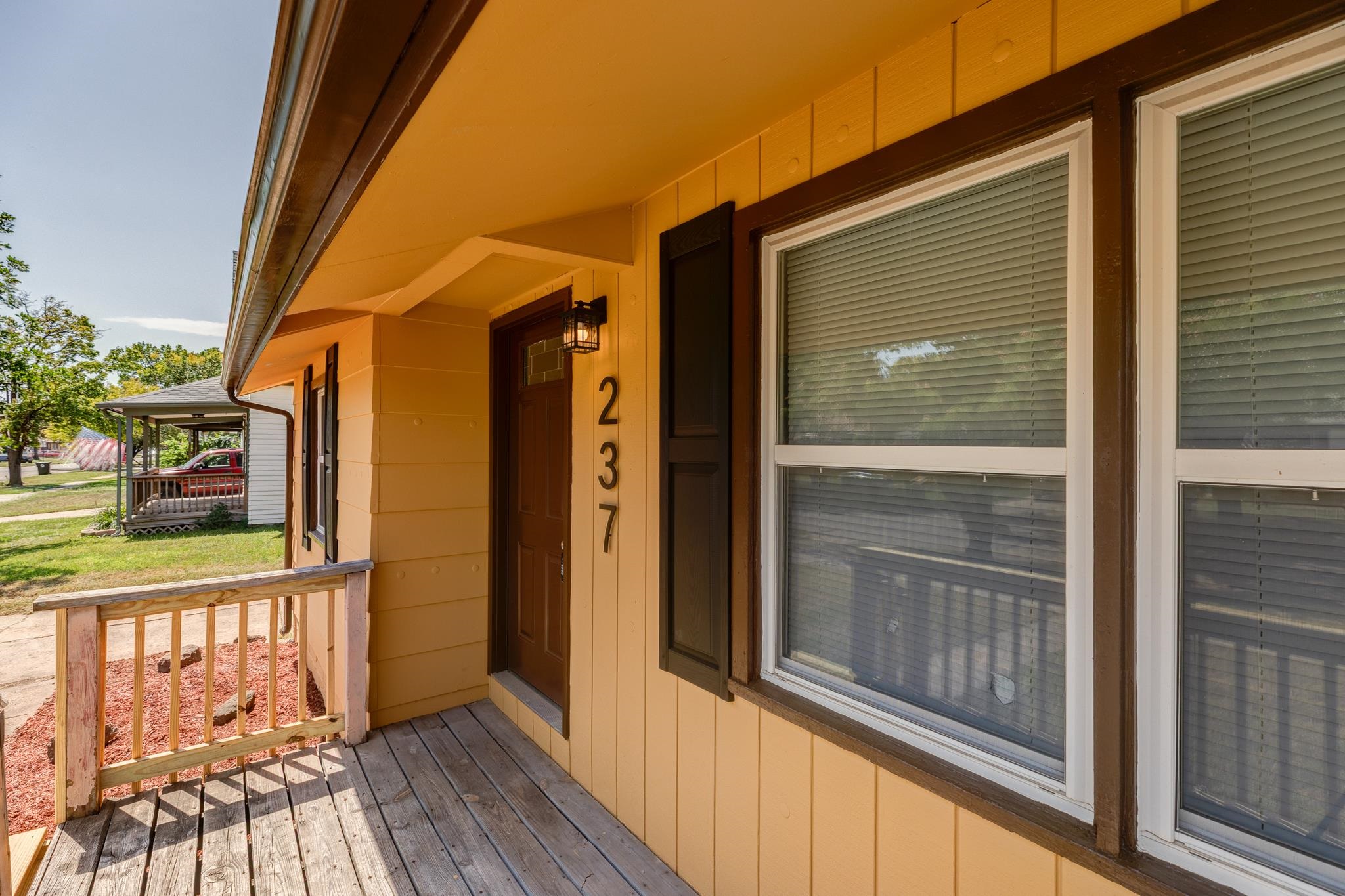 237 N Kansas Ave Property Photo 4
