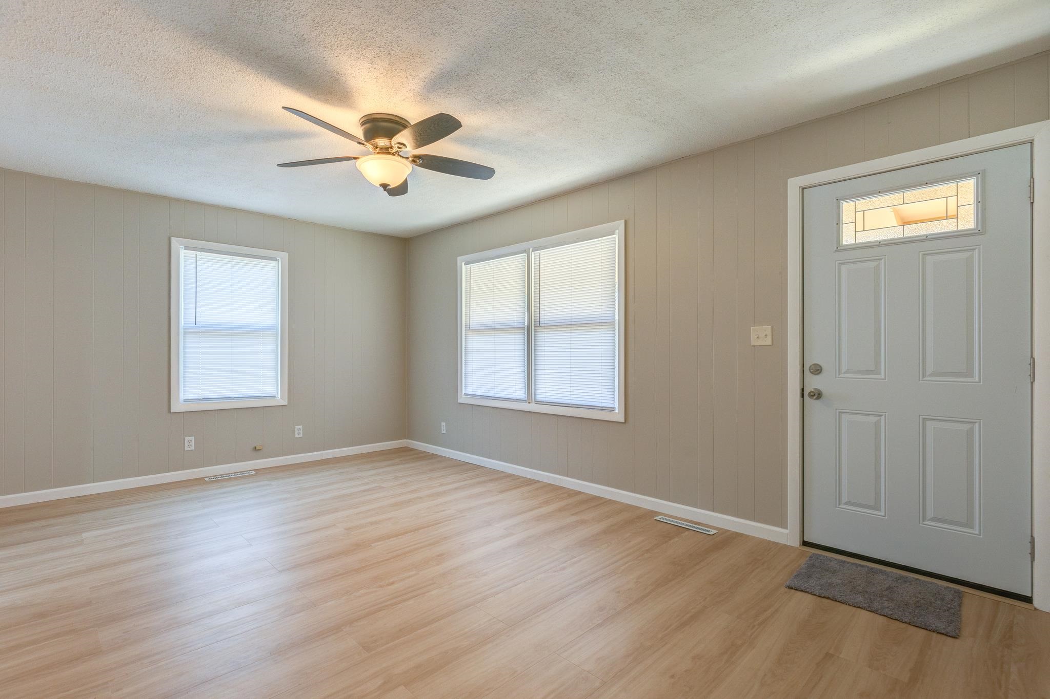 237 N Kansas Ave Property Photo 5