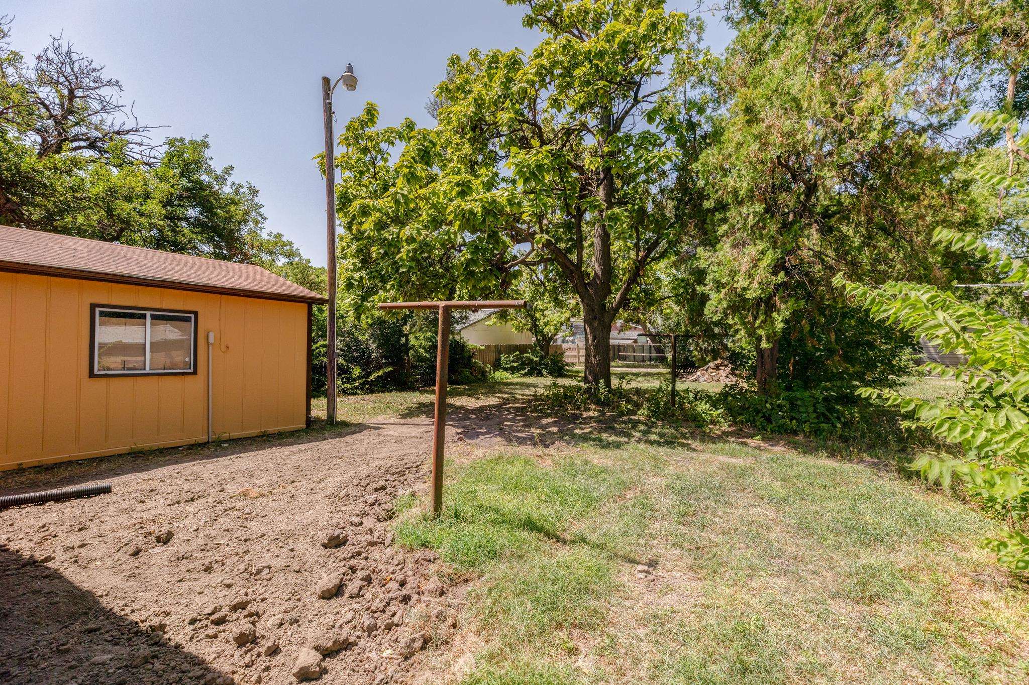 237 N Kansas Ave Property Photo 30