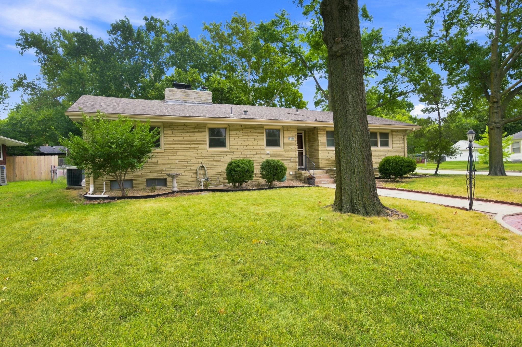 1104 N Pinecrest Street Property Photo 6