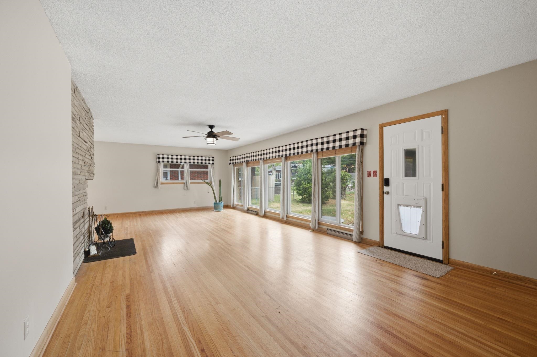 1104 N Pinecrest Street Property Photo 7