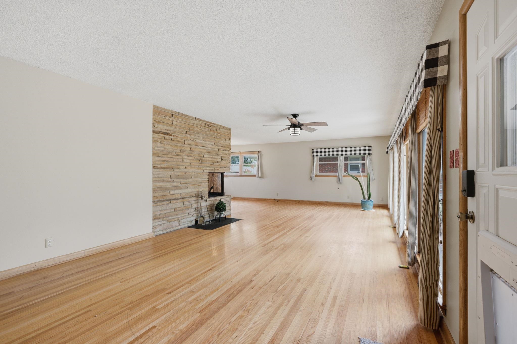 1104 N Pinecrest Street Property Photo 8