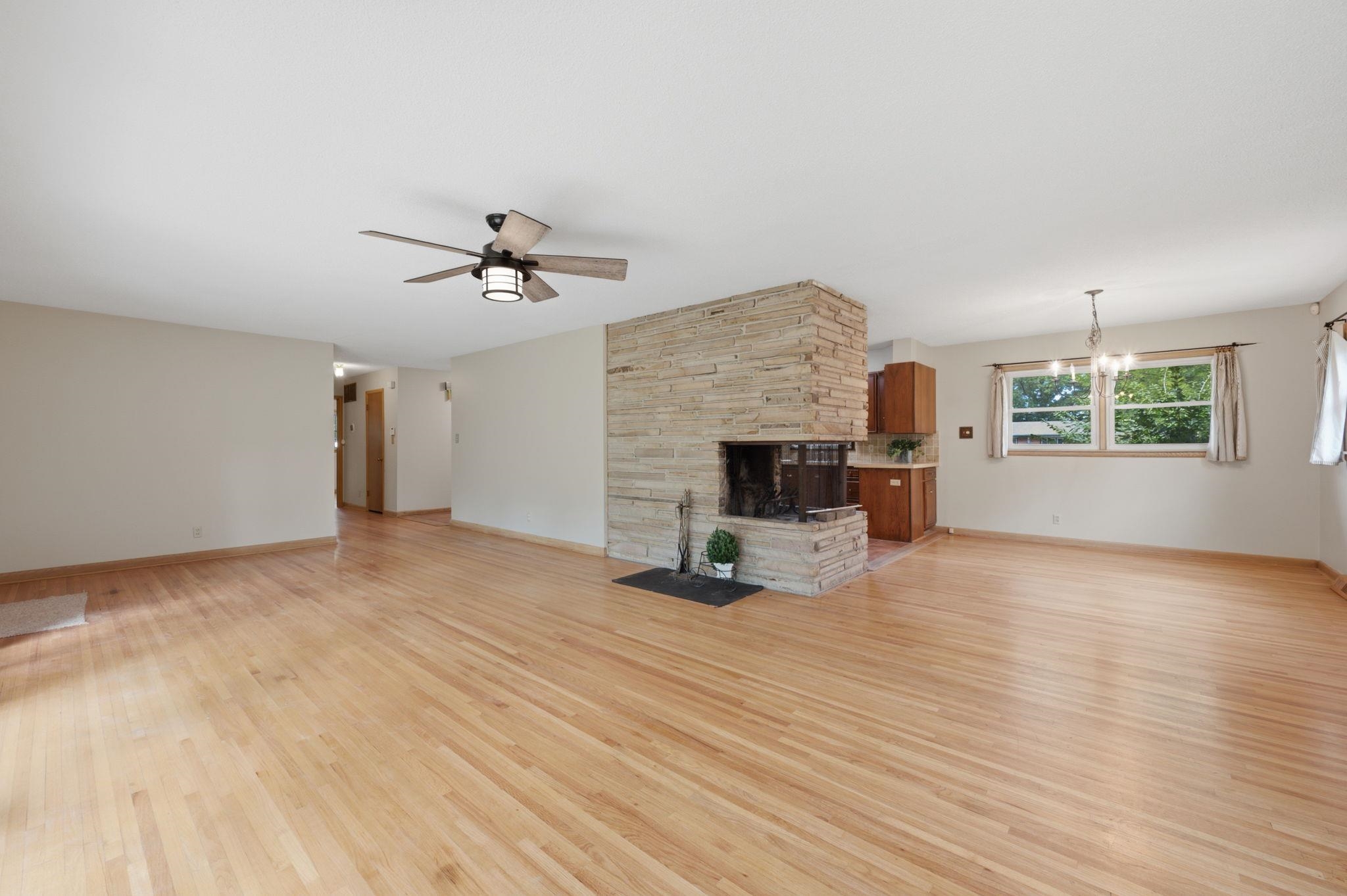 1104 N Pinecrest Street Property Photo 9
