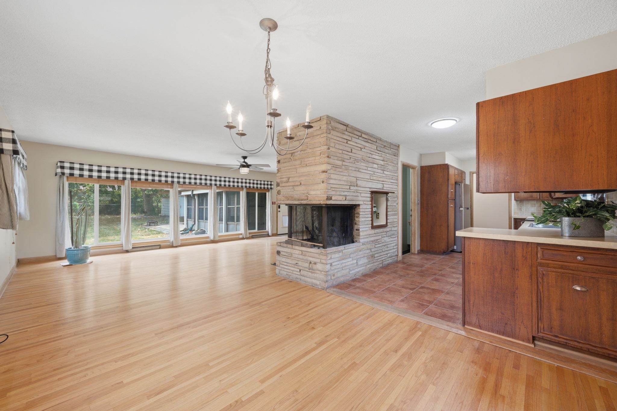 1104 N Pinecrest Street Property Photo 10