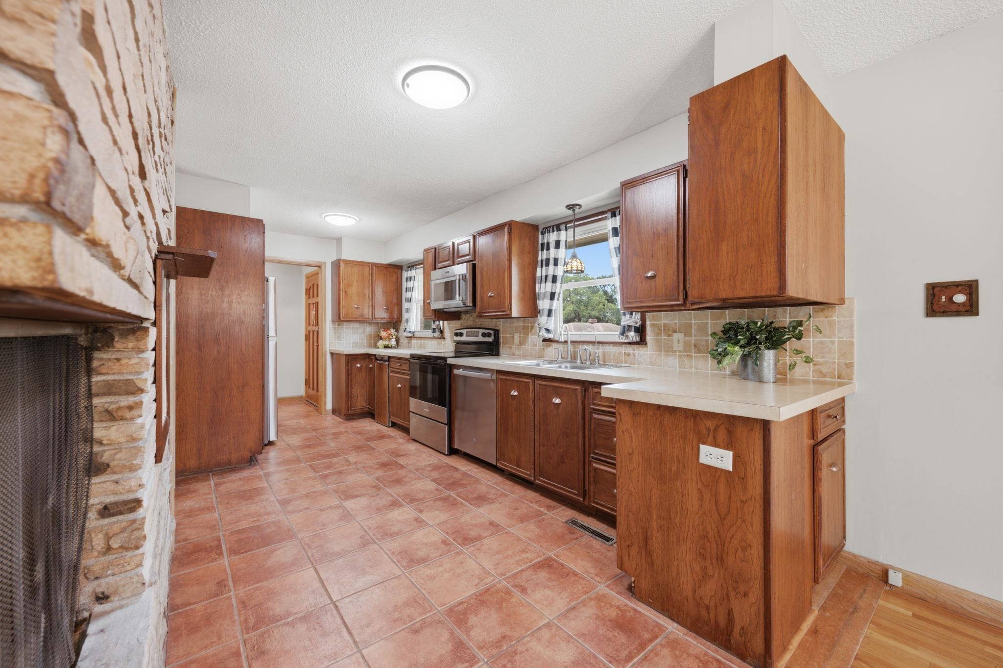 1104 N Pinecrest Street Property Photo 11