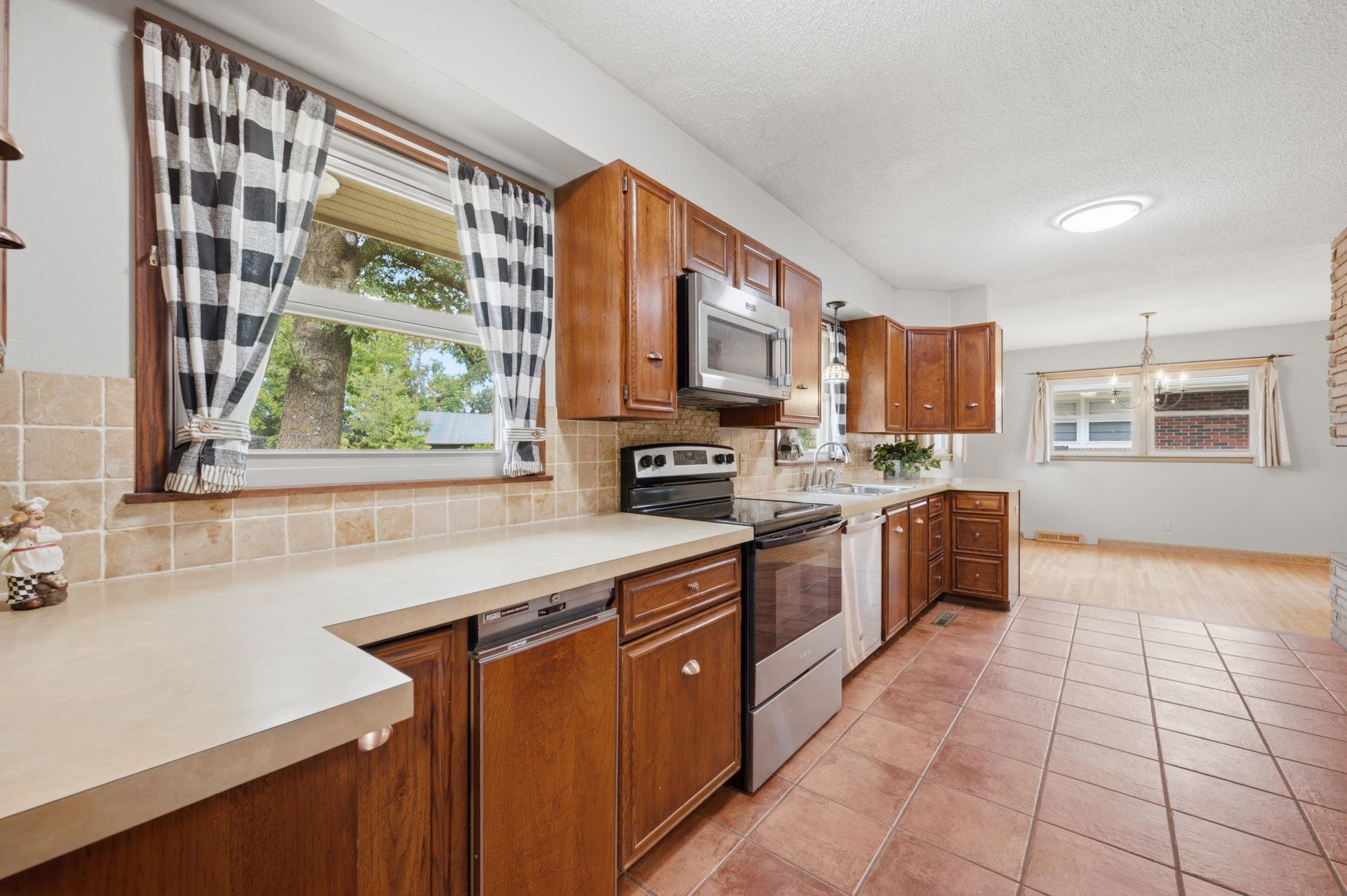 1104 N Pinecrest Street Property Photo 13