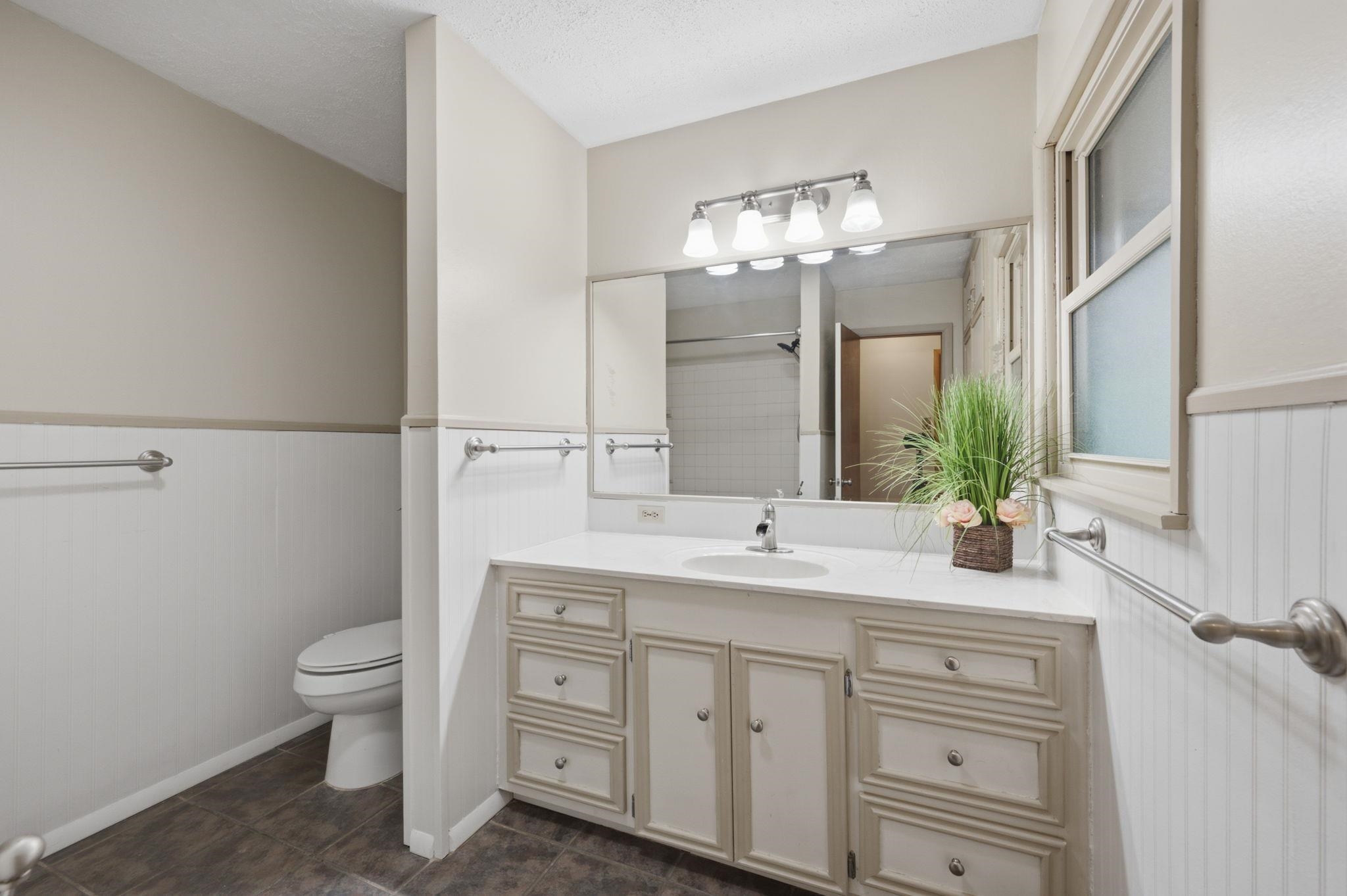 1104 N Pinecrest Street Property Photo 19