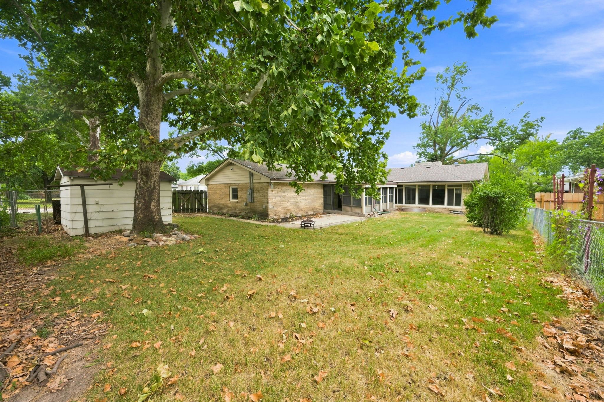 1104 N Pinecrest Street Property Photo 31