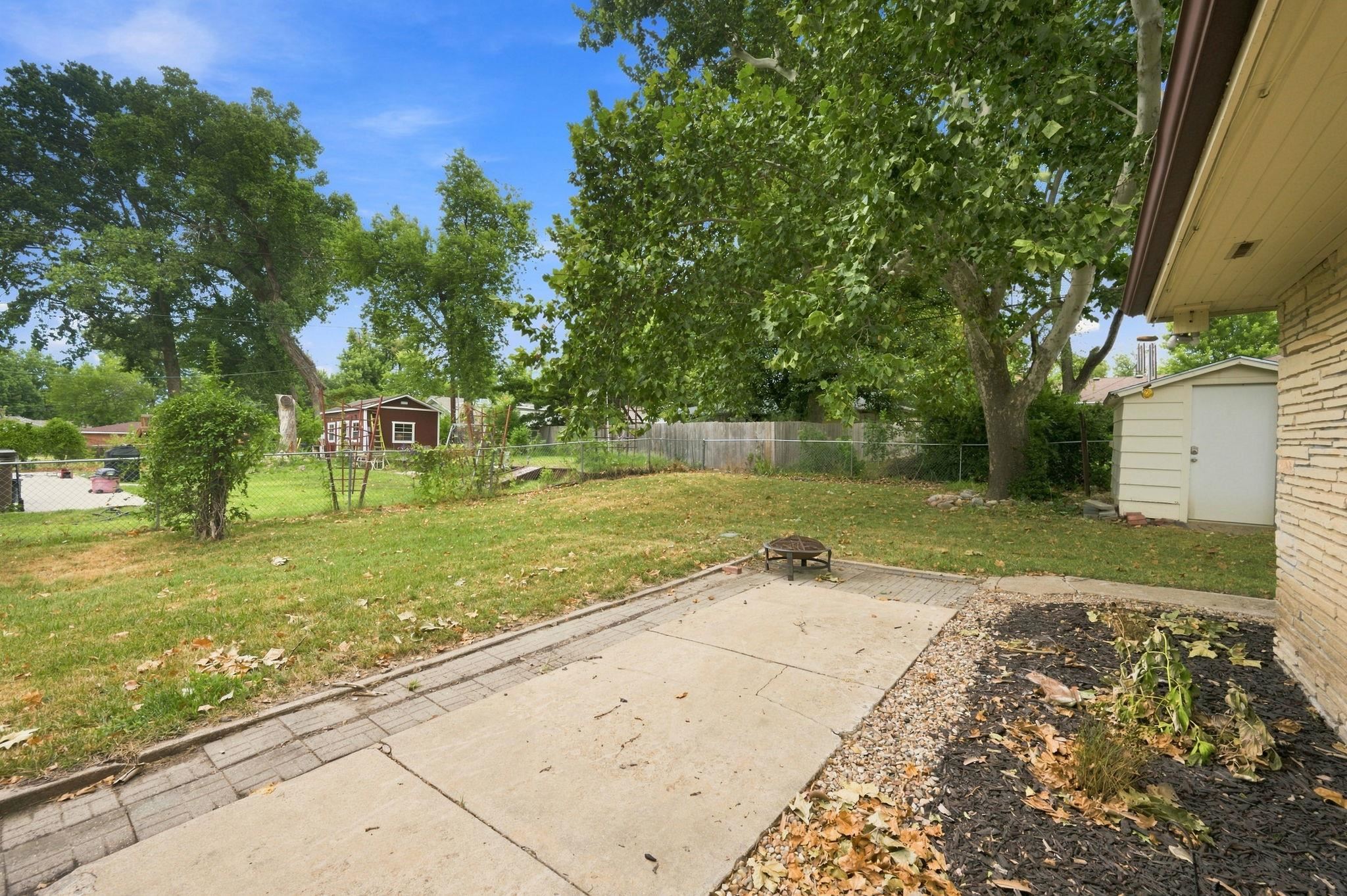 1104 N Pinecrest Street Property Photo 32