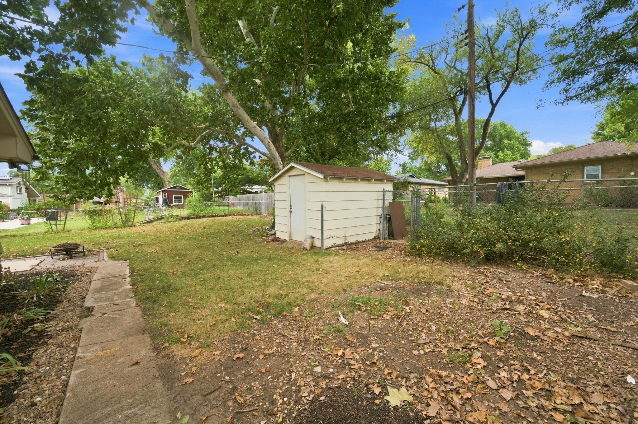 1104 N Pinecrest Street Property Photo 33