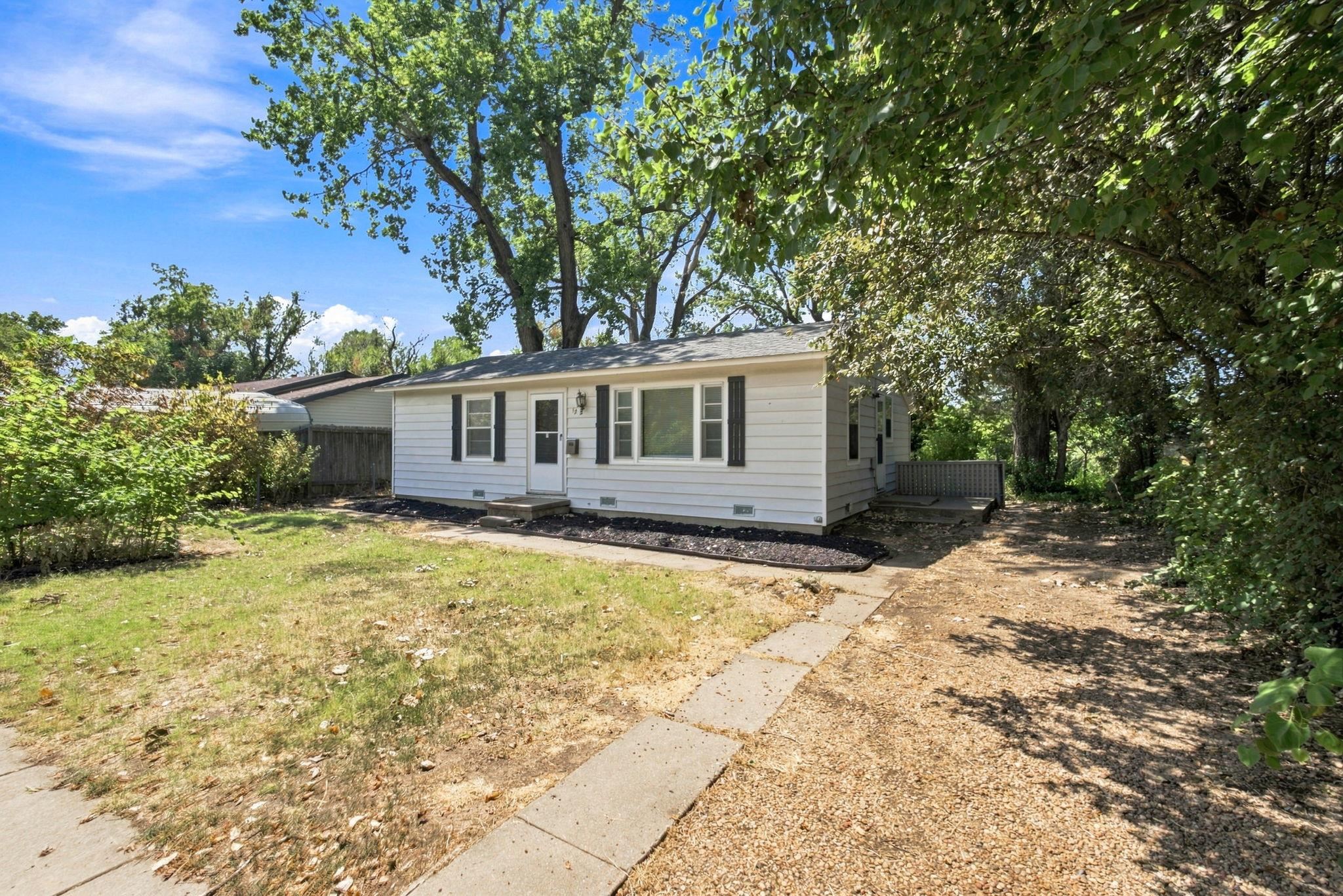 1715 S Saint Paul St Property Photo 4