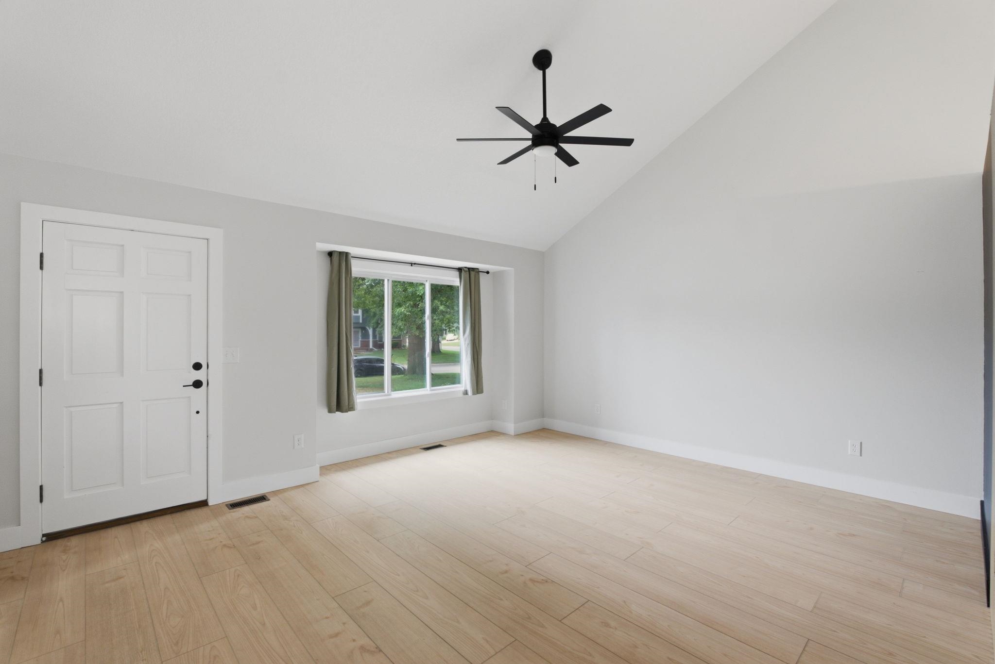 7805 W Barrington Cir Property Photo 3