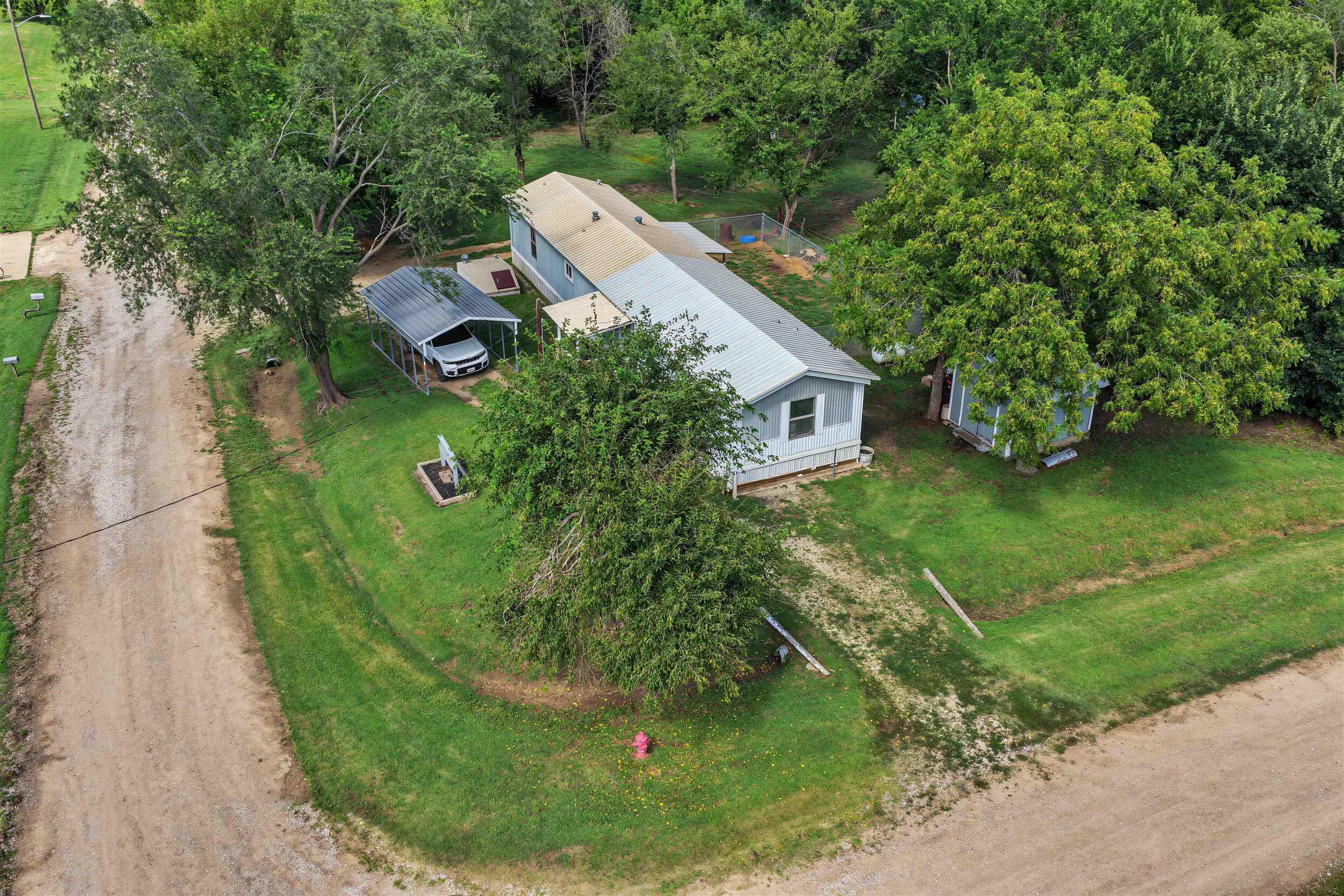 402 N Jewett St Property Photo 14
