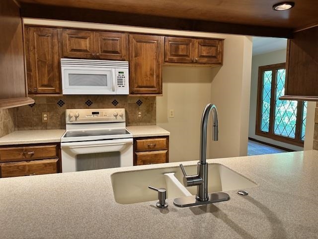 6606 N Madison Property Photo 10