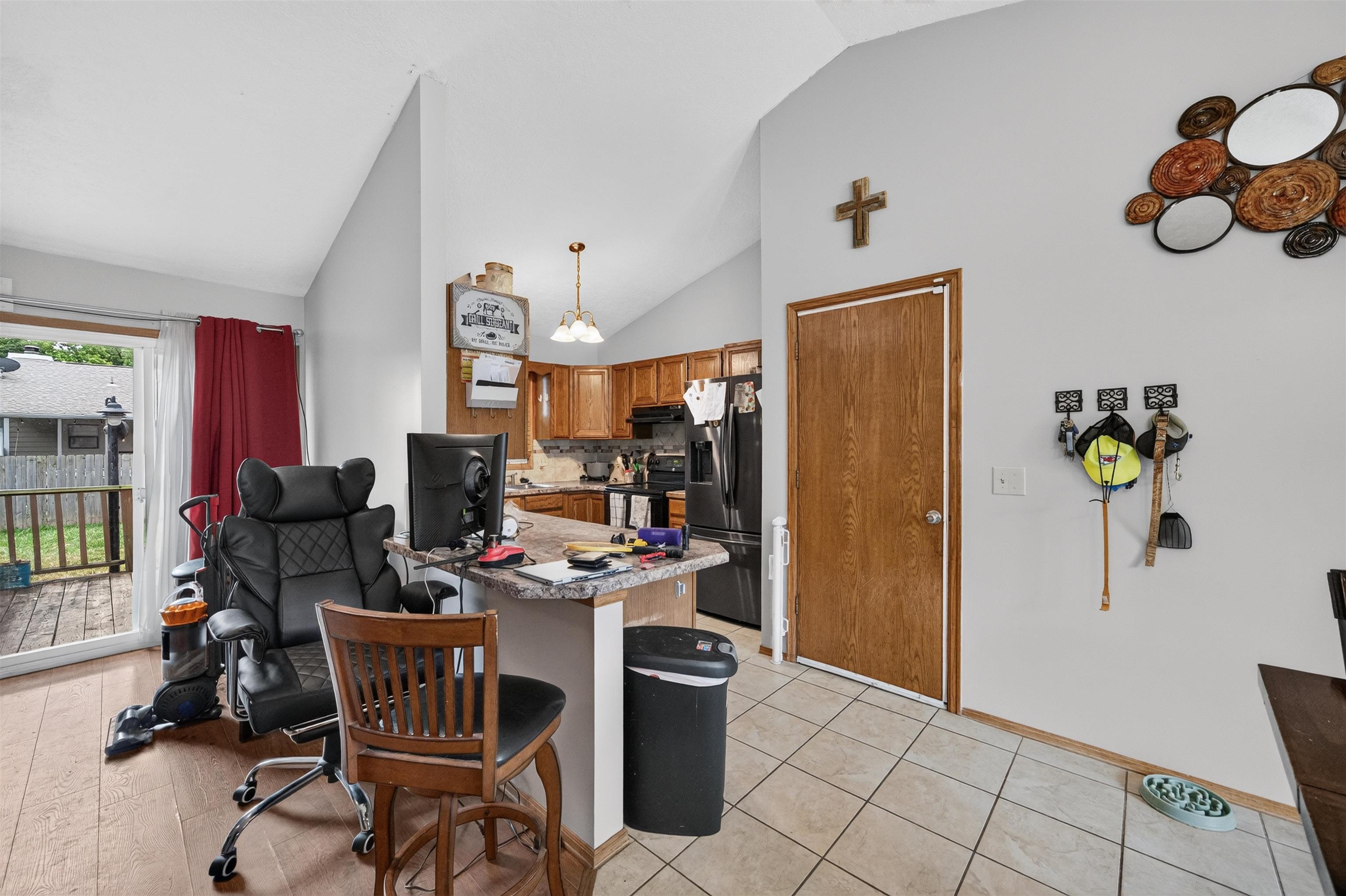 2153 S Lark Ct Property Photo 9