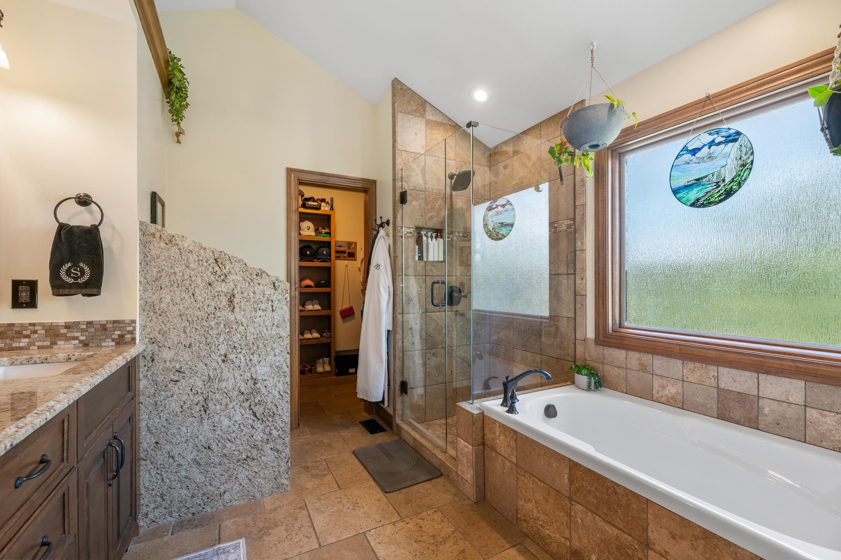 1158 N Bracken St. Property Photo 19