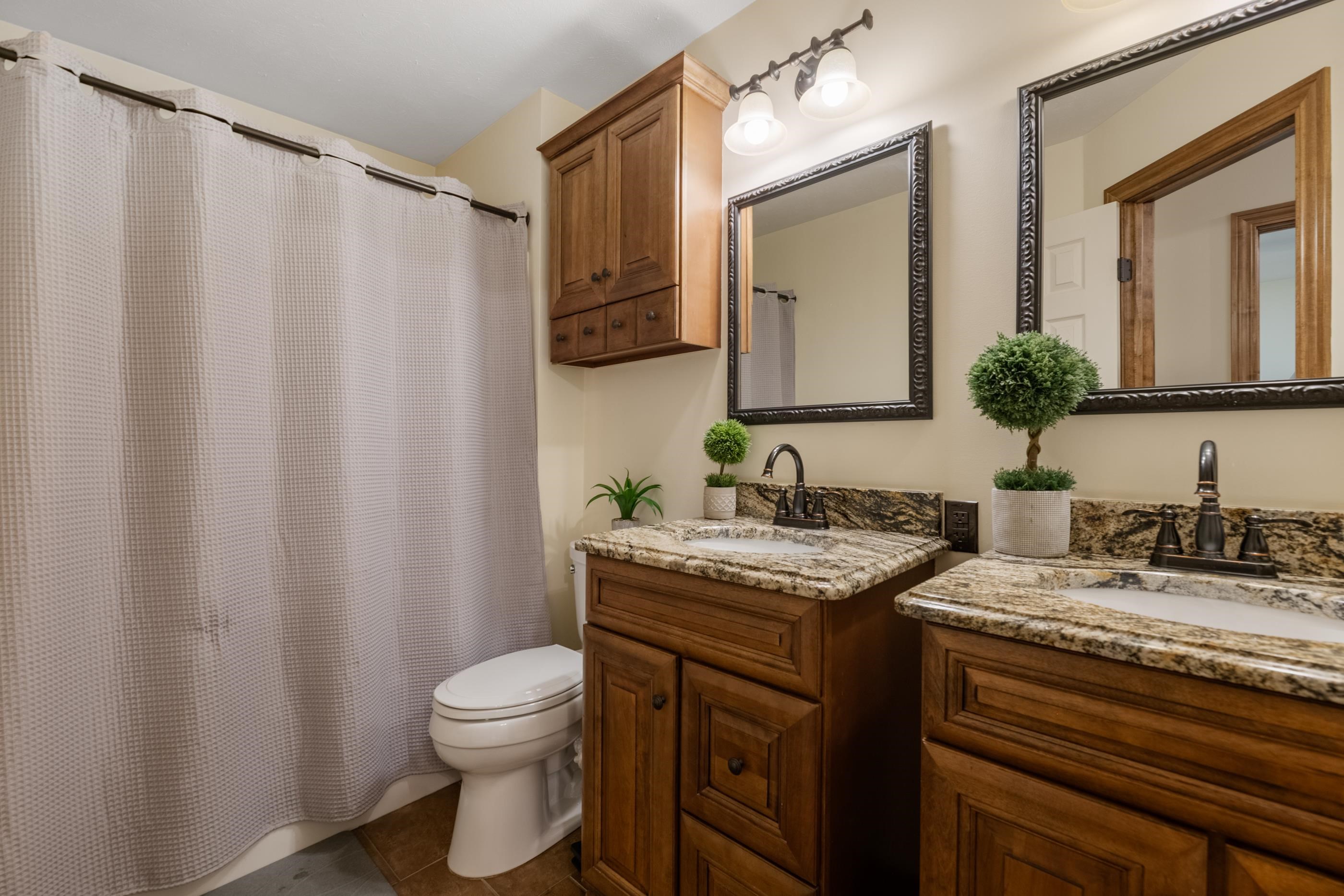 1158 N Bracken St. Property Photo 25