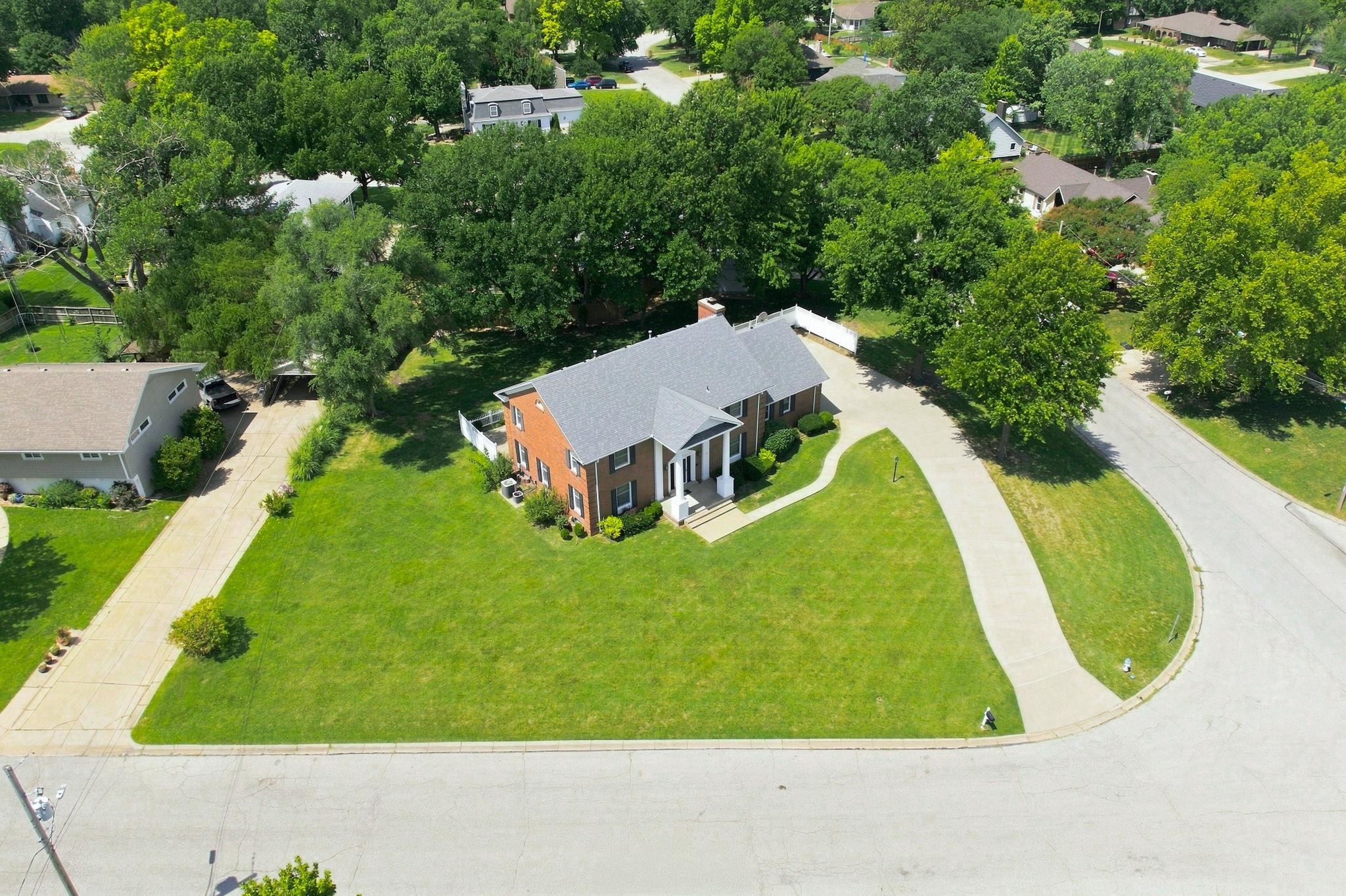 1861 Chelsea Dr Property Photo 1