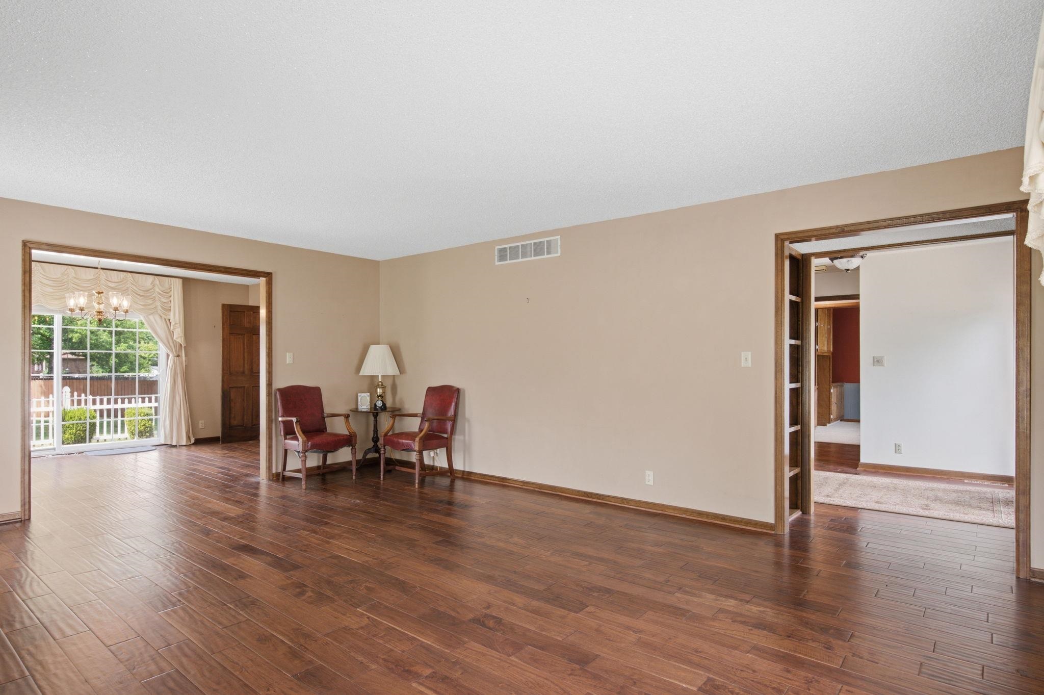 1861 Chelsea Dr Property Photo 10