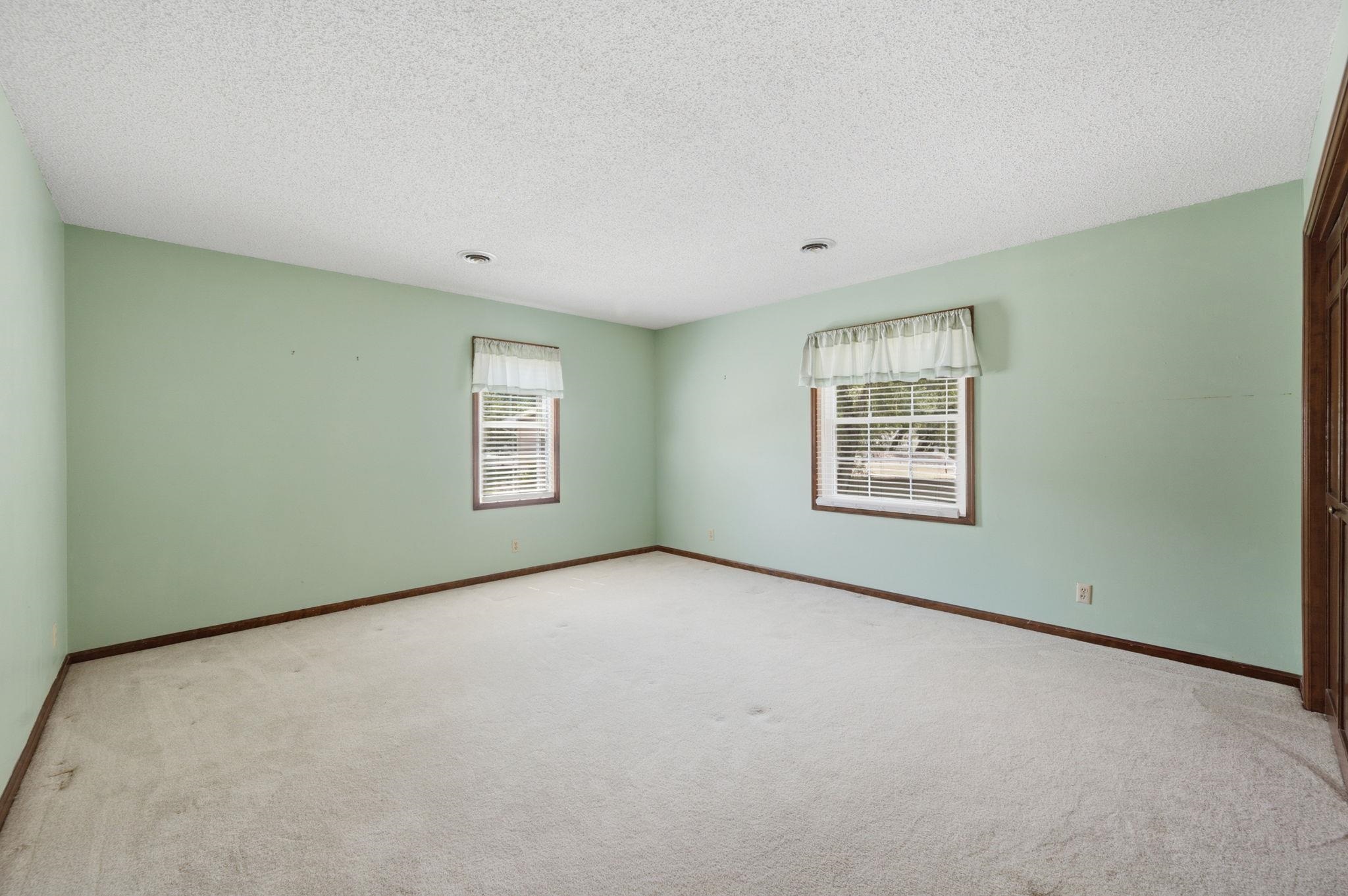 1861 Chelsea Dr Property Photo 28