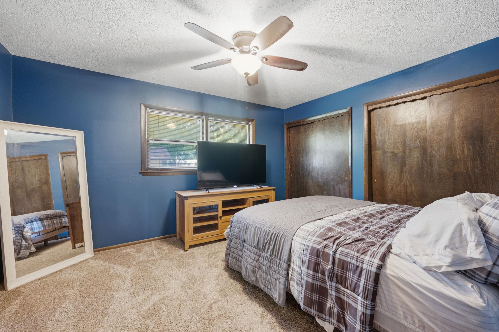 1616 N Westfield Ave Property Photo 15