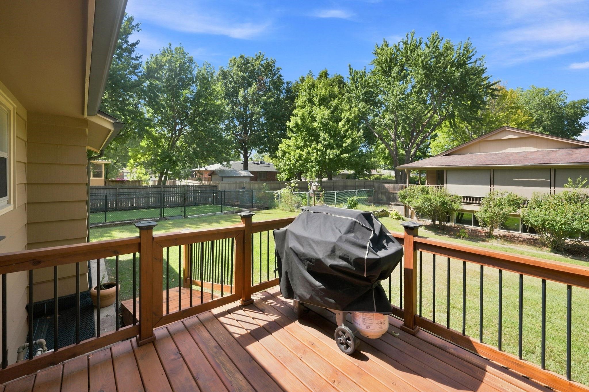 1616 N Westfield Ave Property Photo 26