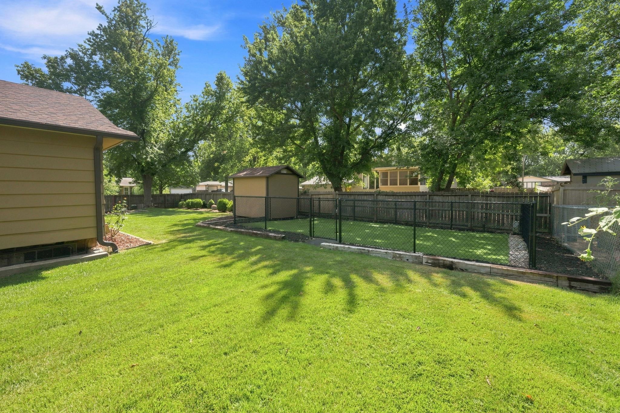 1616 N Westfield Ave Property Photo 34
