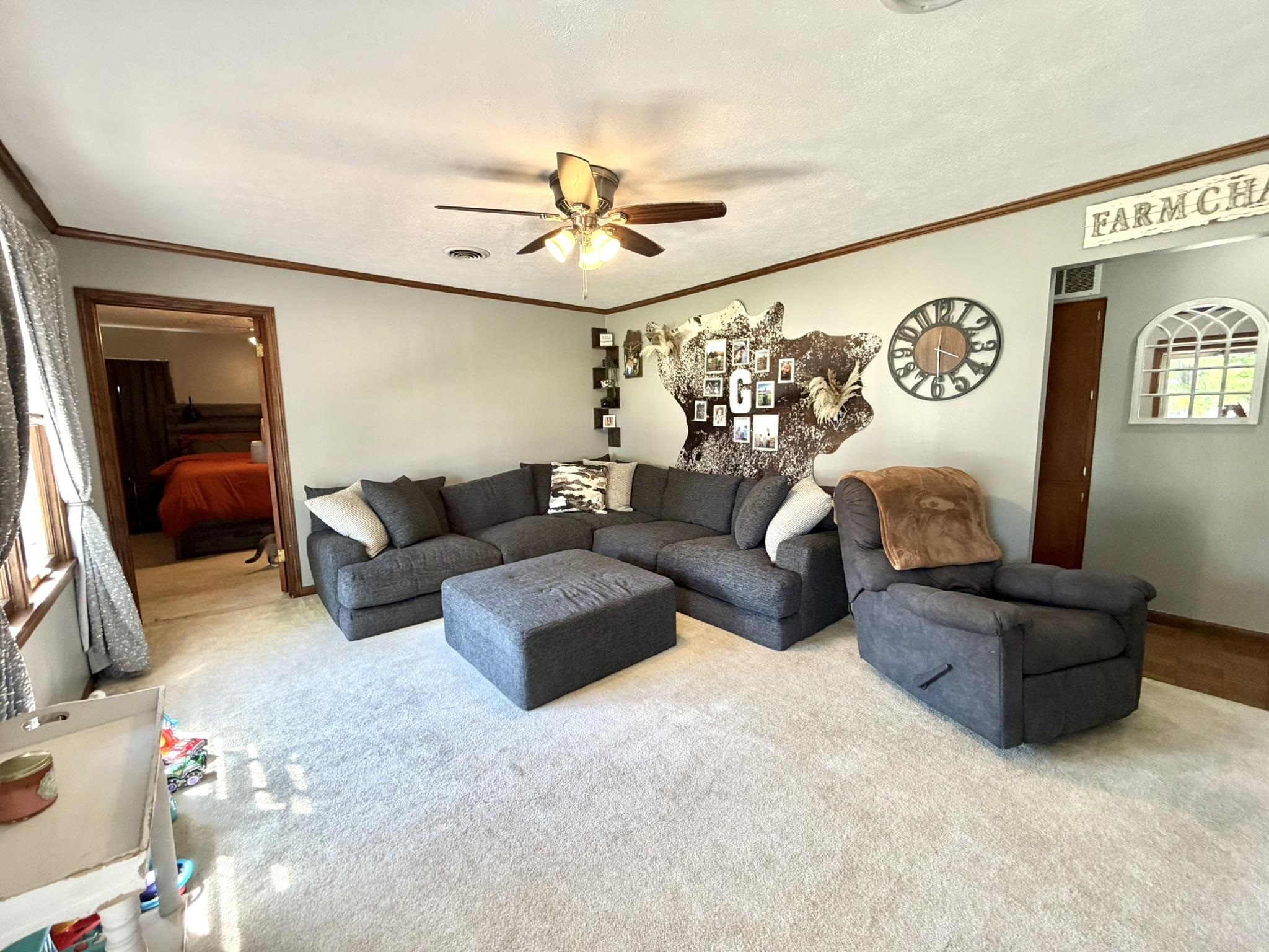 308 Pembroke Ln. Property Photo 2