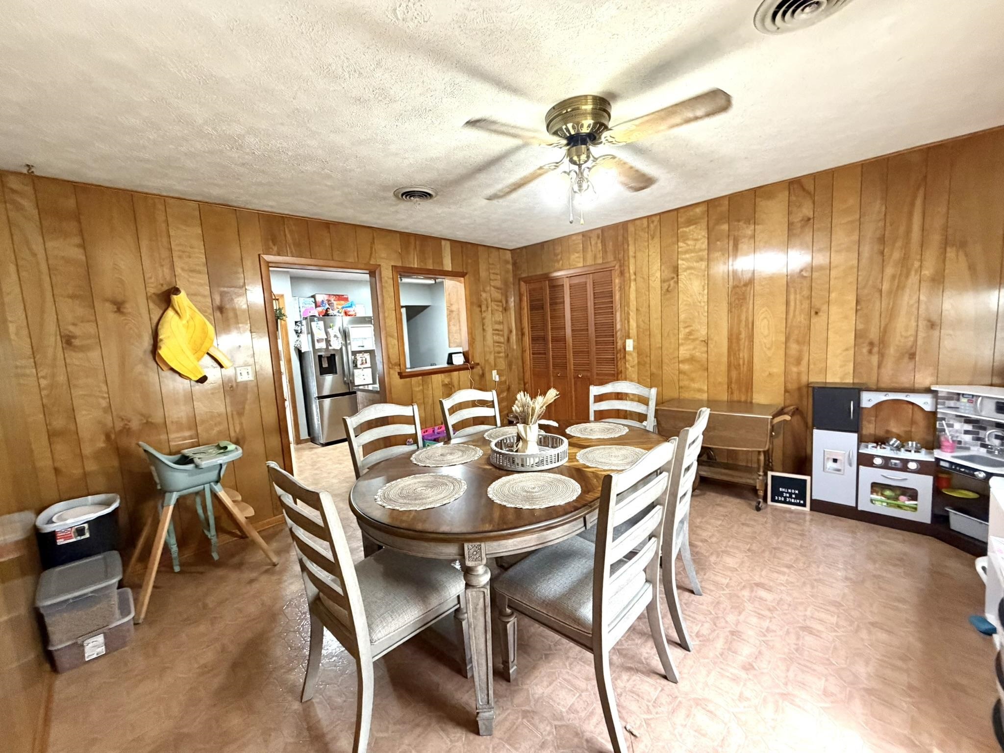 308 Pembroke Ln. Property Photo 4