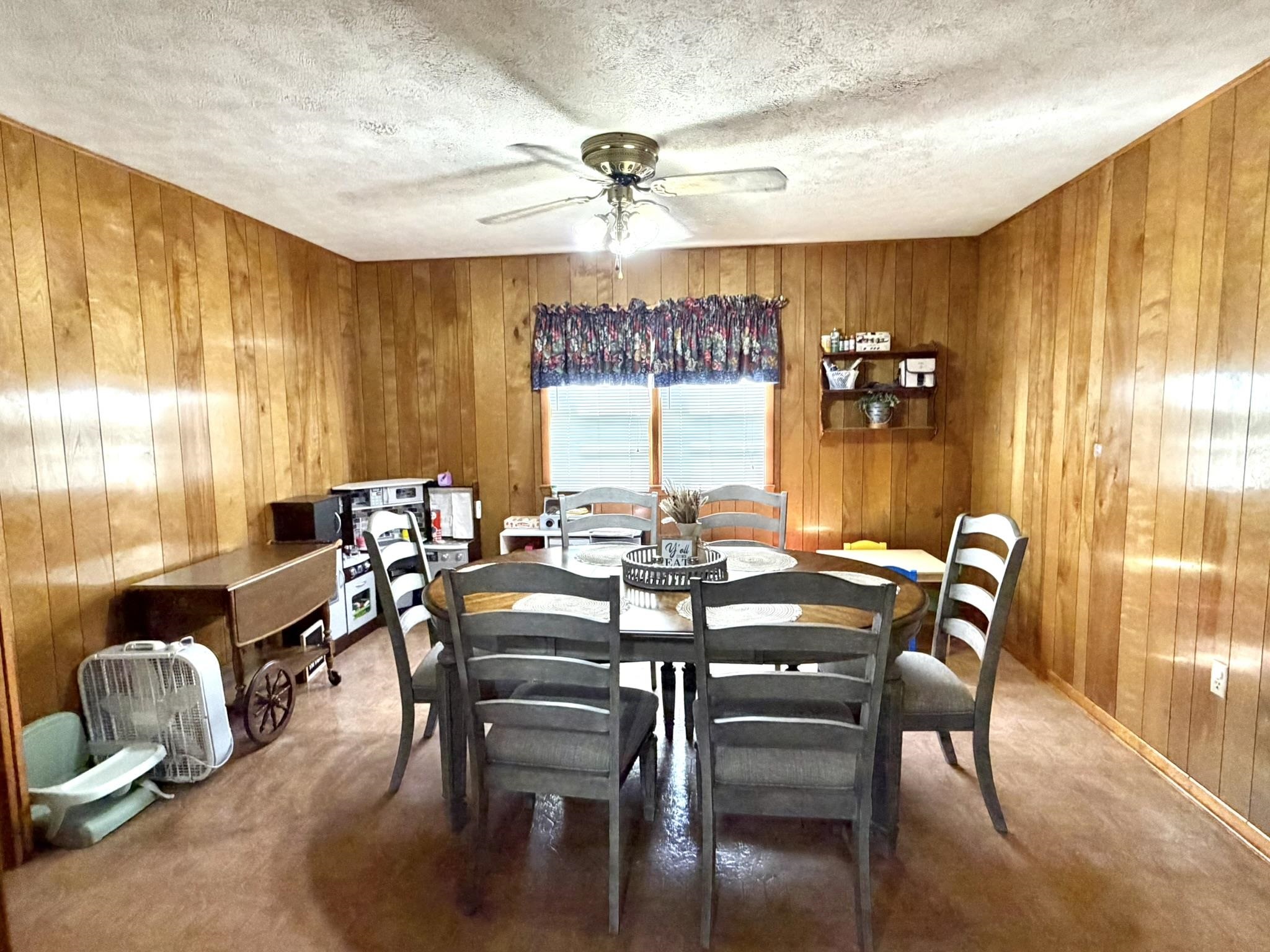 308 Pembroke Ln. Property Photo 5
